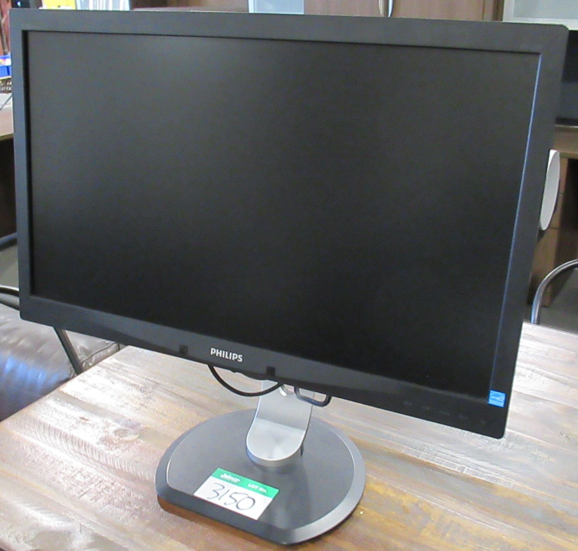 L2: PHILIPS 24" FLAT SCREEN MONITOR