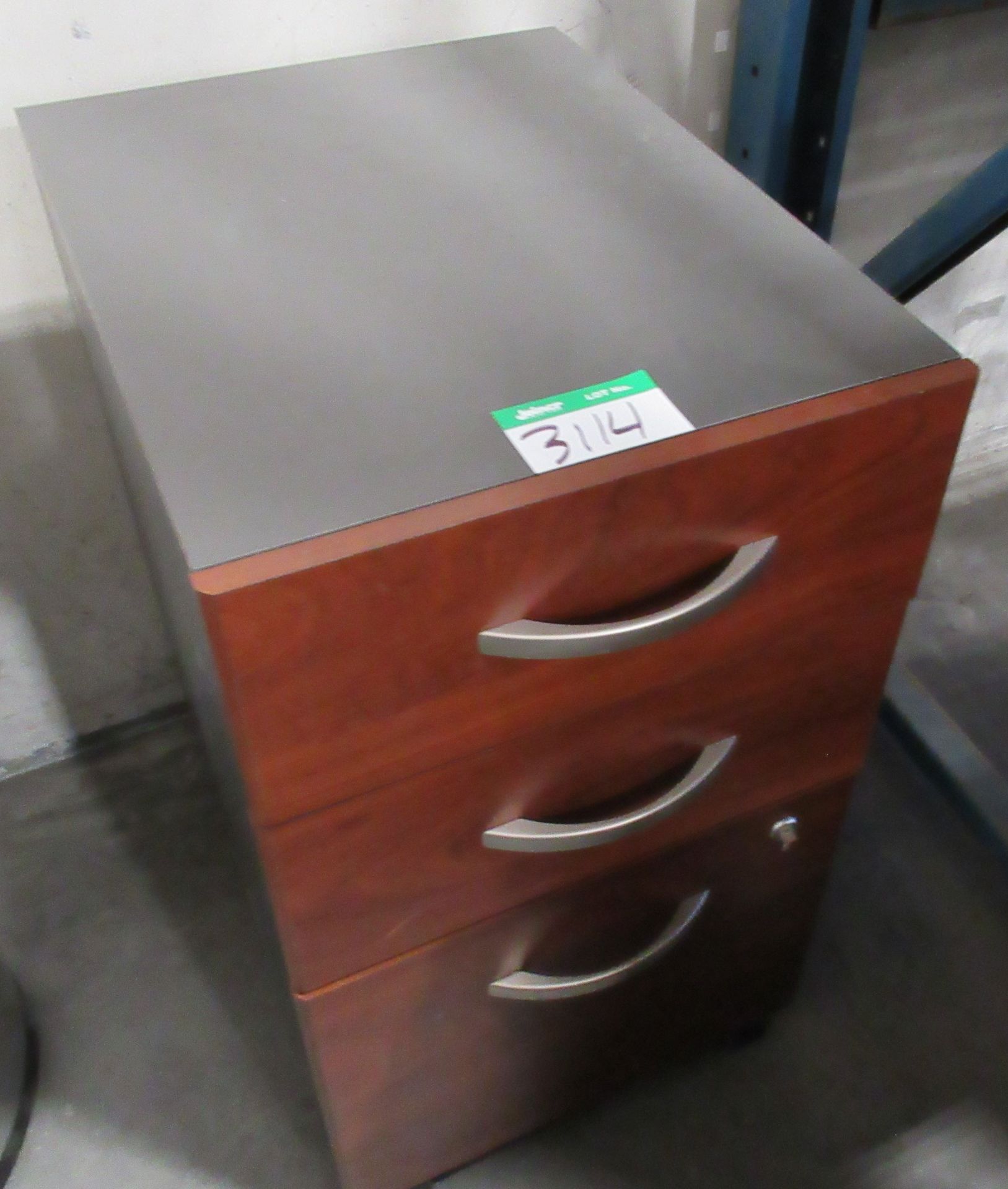 L2: WOODEN 3 DRAWER ROLLER OFFICE CABINET