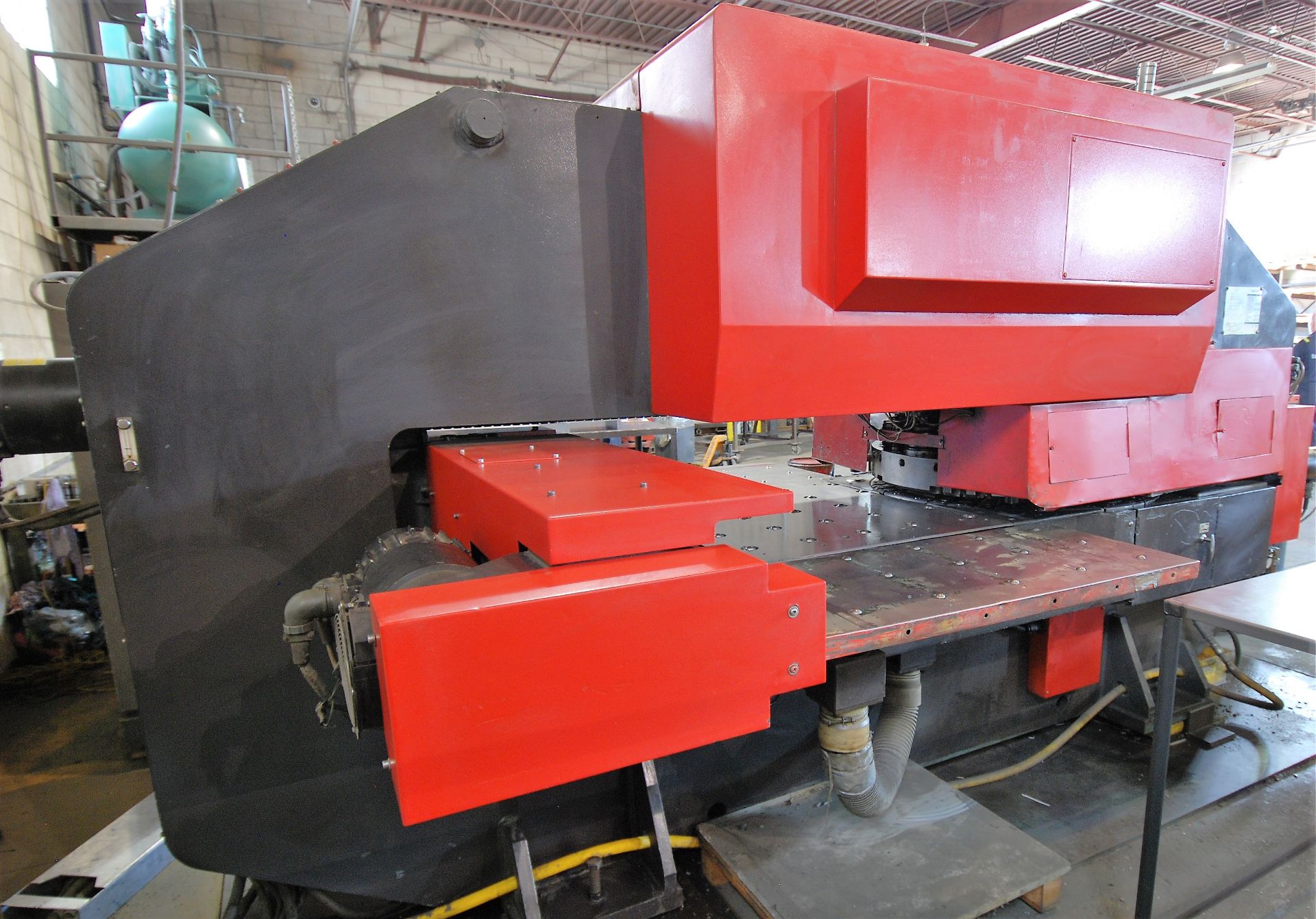 AMADA PEGA 344-Q CNC TURRET PUNCH, 33 TON CAP., 350 SPM, S/N P34414000H, FANUC SYSTEM 6M CONTROL, ( - Image 7 of 10