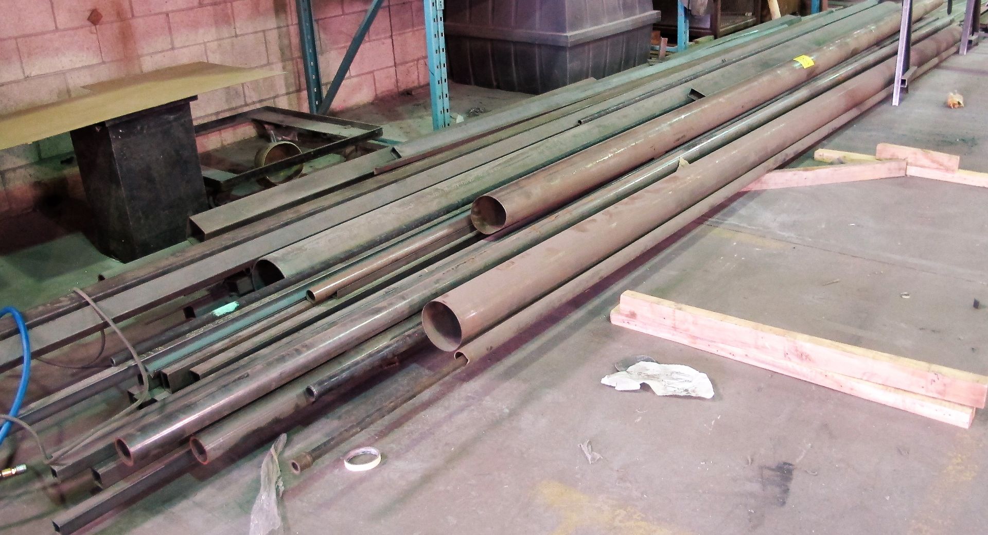 LOT ASST. METAL TUBE, PIPE, BAR, ETC.