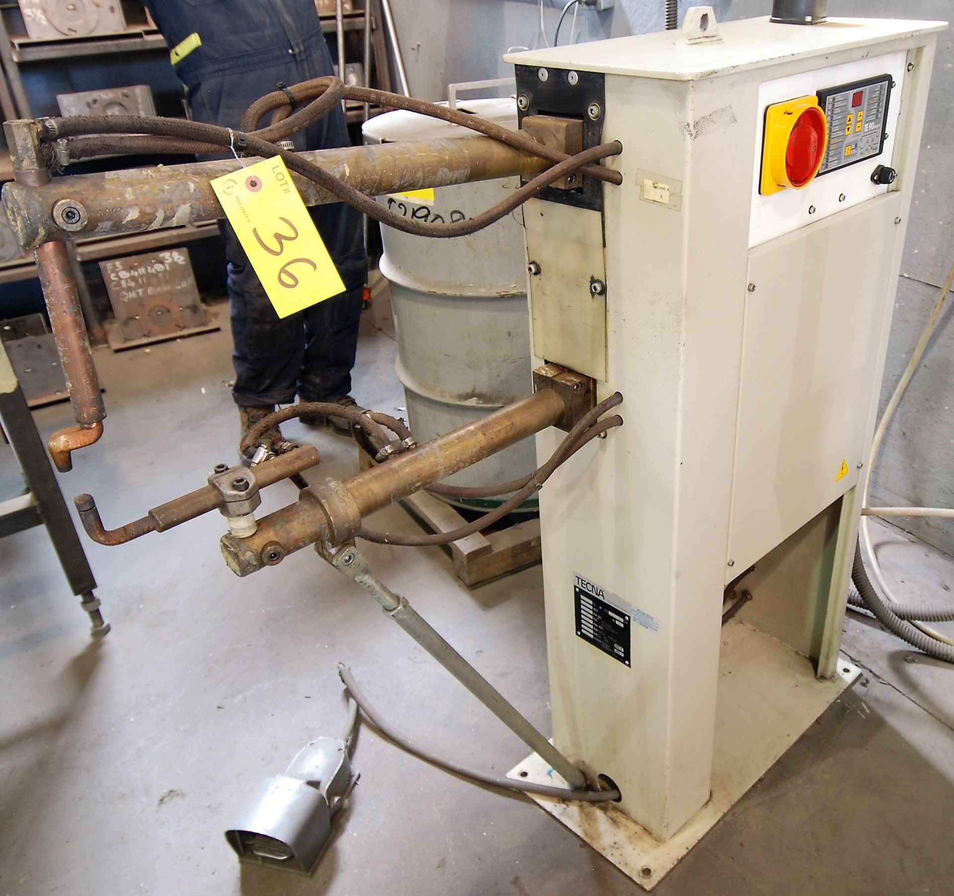 TECNA 4622S1 SPOT WELDER, 130KVA, TE90 MARK II CONTROL, 24" THROAT (NO TANKS)