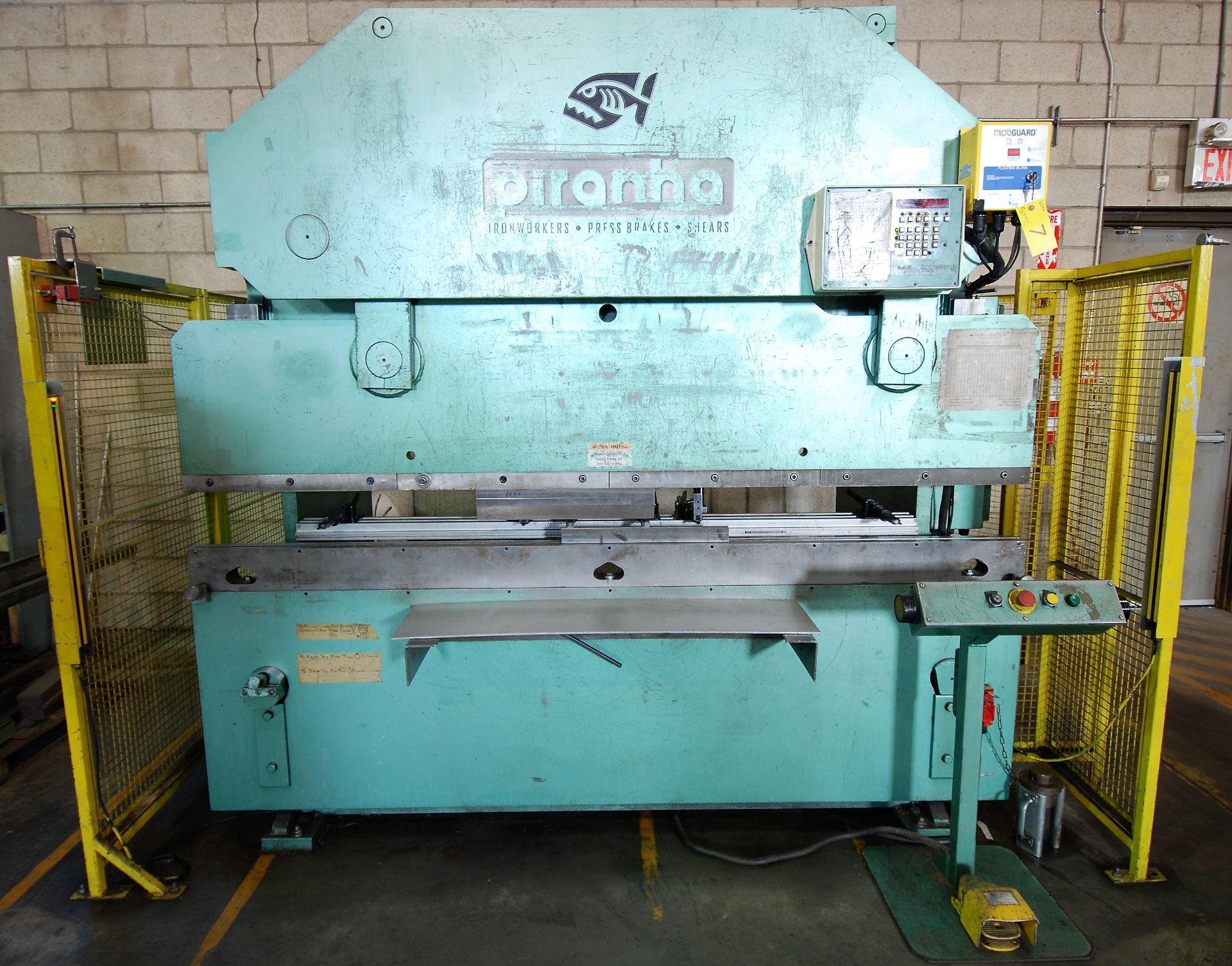 PIRANHA HYDRAULIC PRESS BRAKE 8' X 65 TON CAP., S/N 1154, MICROGUARD LIGHT CURTAINS, AUTOMEC CNC - Image 2 of 9