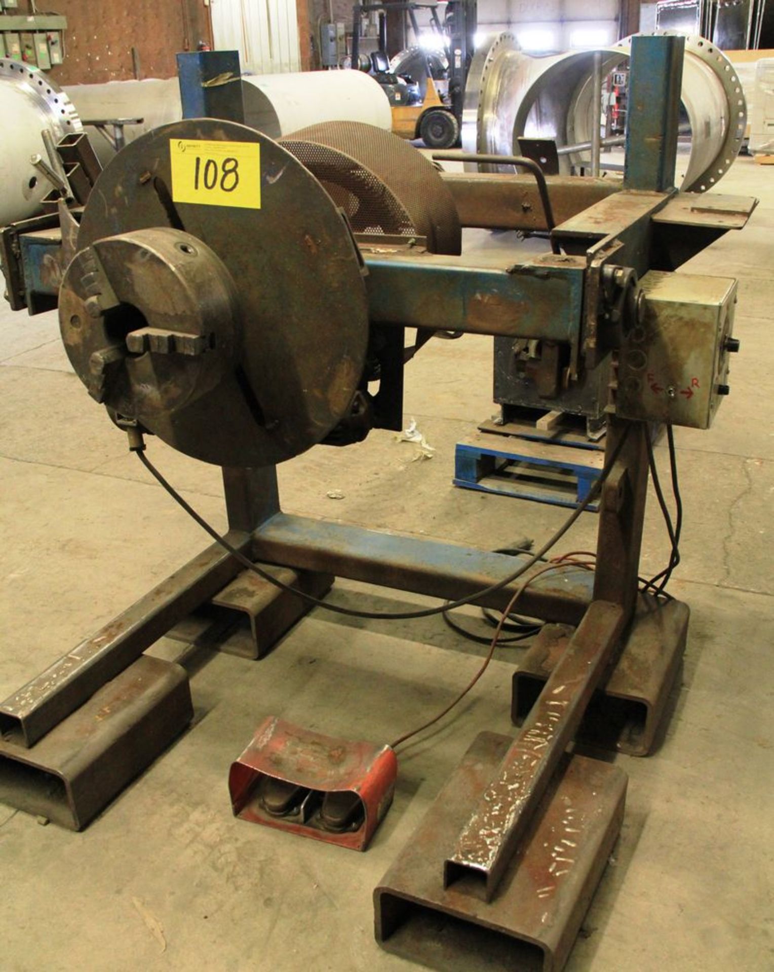 CUSTOM BUILT WELDING POSITIONER, 21" FACE PLATE, 10" 3 JAW CHUCK, FOOT CONTROLLER (NOTE: GEAR