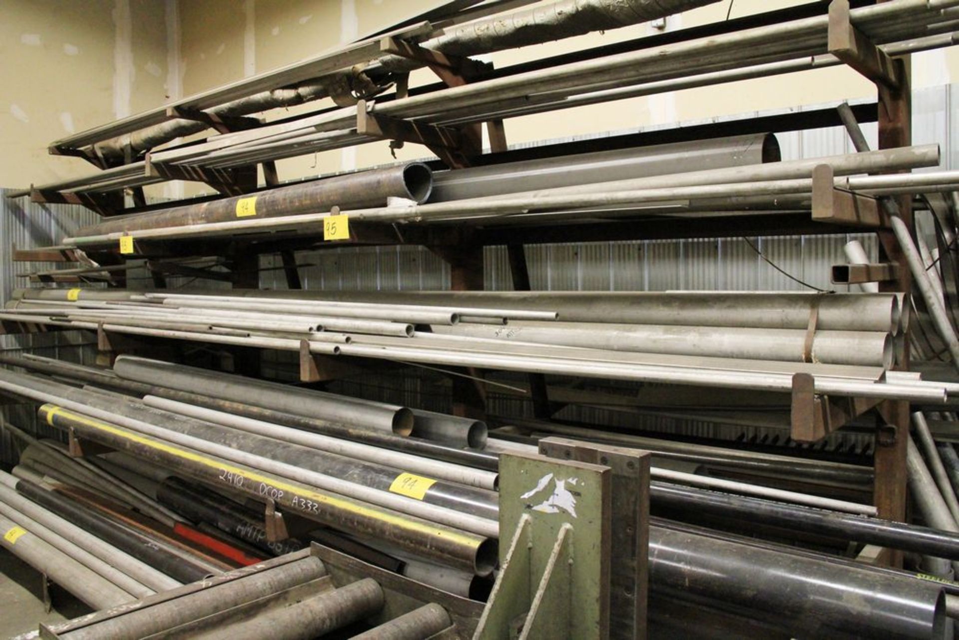 GOOD SELECTION OF STAINLESS STEEL PIPING, ANGLE IRON, VARIOUS SIZES AND LENGTHS - Image 4 of 4