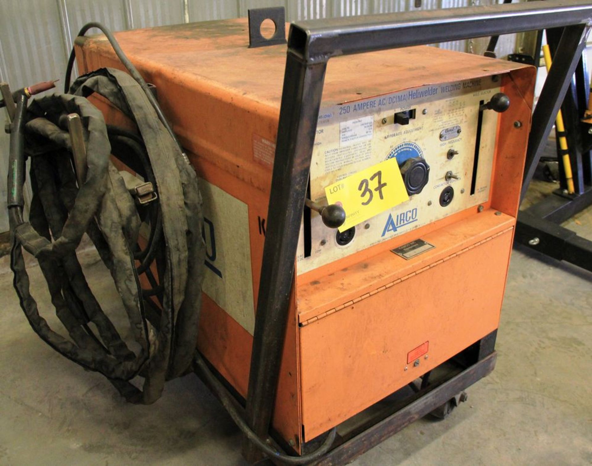 AIRCO 250 AMP ELECTRIC POWERED WELDER C/W LEADS