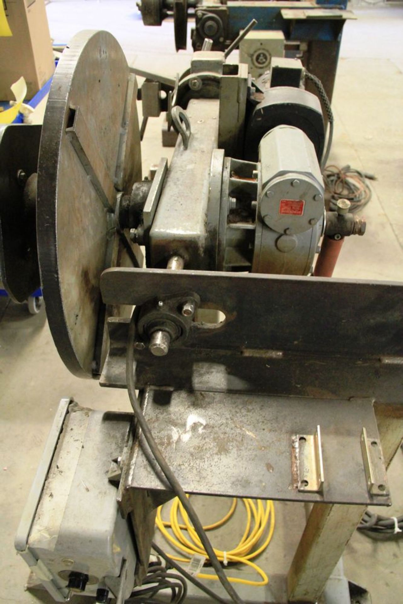 IRCO 2-2526 WELDING POSITIONER, 24" FACE PLATE, 3 JAW CHUCK, FOOT CONTROLLER, 1 PHASE, 110 AMP, - Image 2 of 3