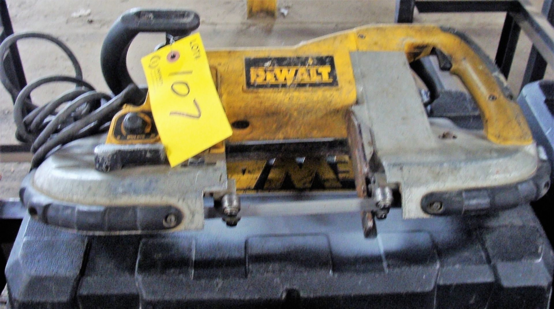 DEWALT PORTABLE VARIABLE SPEED BAND SAW, MODEL DWM120, 5" (127MM) DEEP CUT