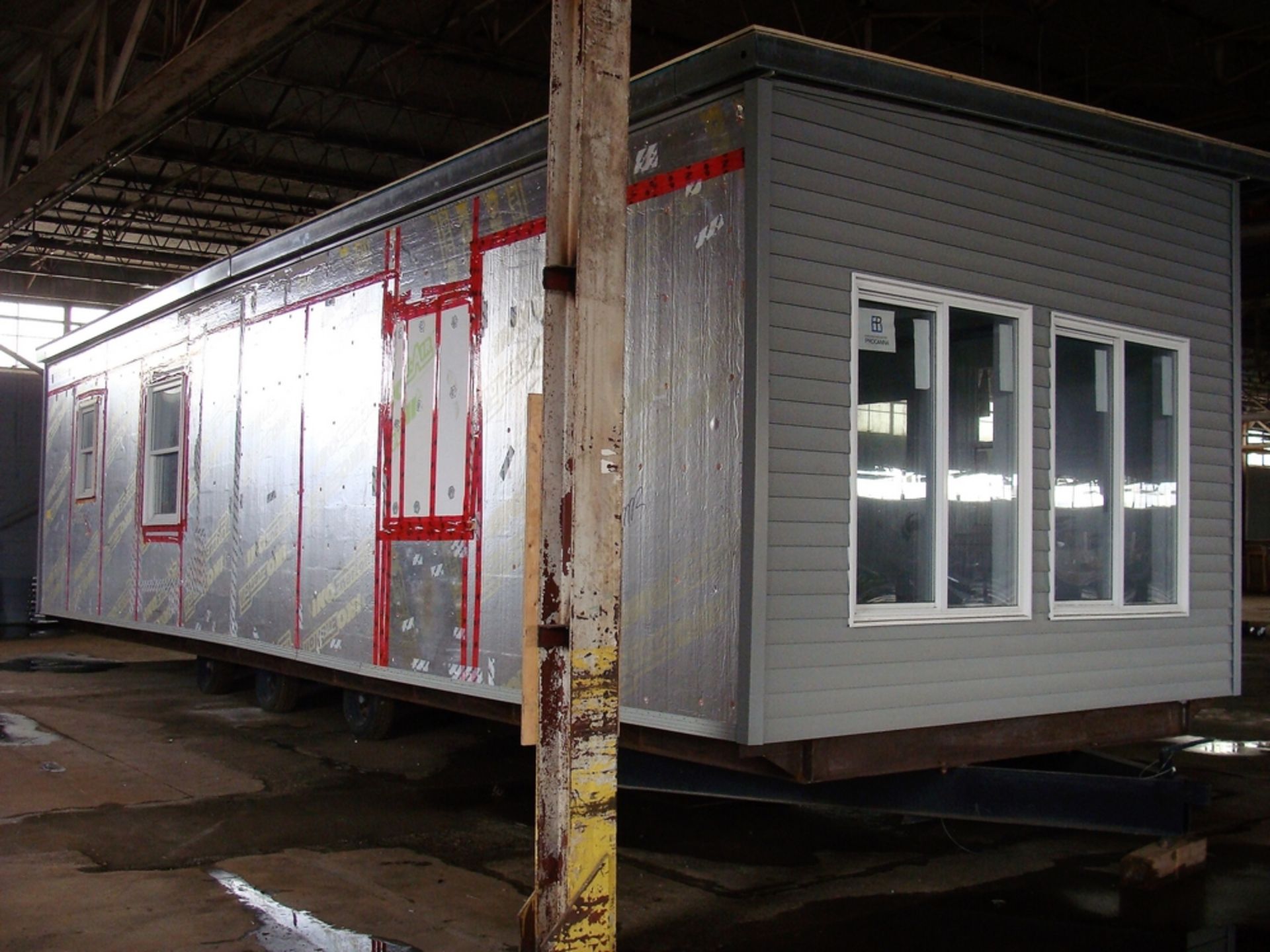 TRAILER W/ UNFINISHED EXTERIOR & INTERIOR 418SQ FT. HOUSE, APPROX. 44' X 16' X 14-1/8" OUTSIDE - Image 4 of 15