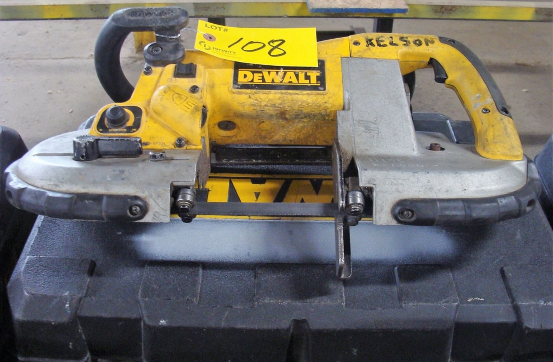 DEWALT PORTABLE VARIABLE SPEED BAND SAW, MODEL DWM120, 5" (127MM) DEEP CUT