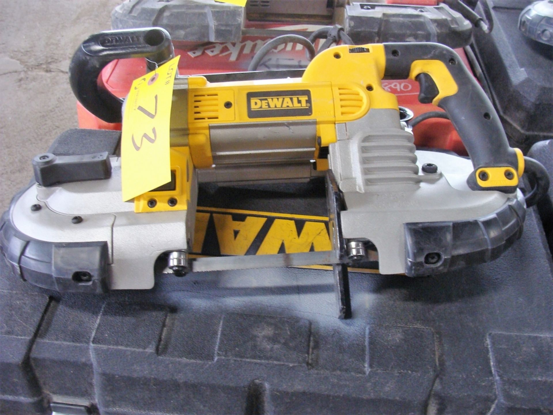 DEWALT PORTABLE VARIABLE SPEED BAND SAW, MODEL DWM120, 5" (127MM) DEEP CUT