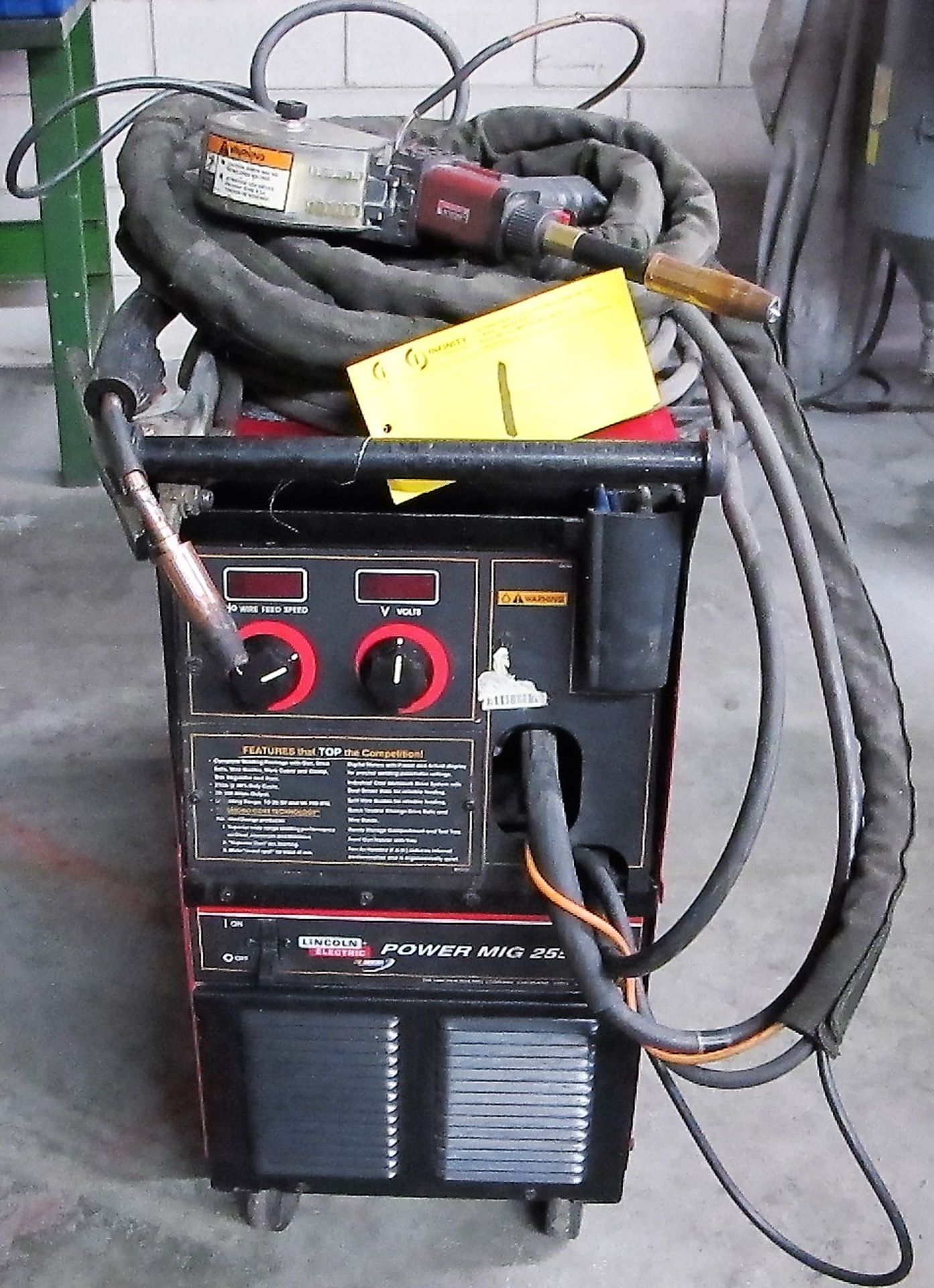 LINCOLN ELECTRIC POWER MIG 255C, S/N U1071207718, W/ REGULATOR, GUN, ETC. (NO ALUMINUM GUN)