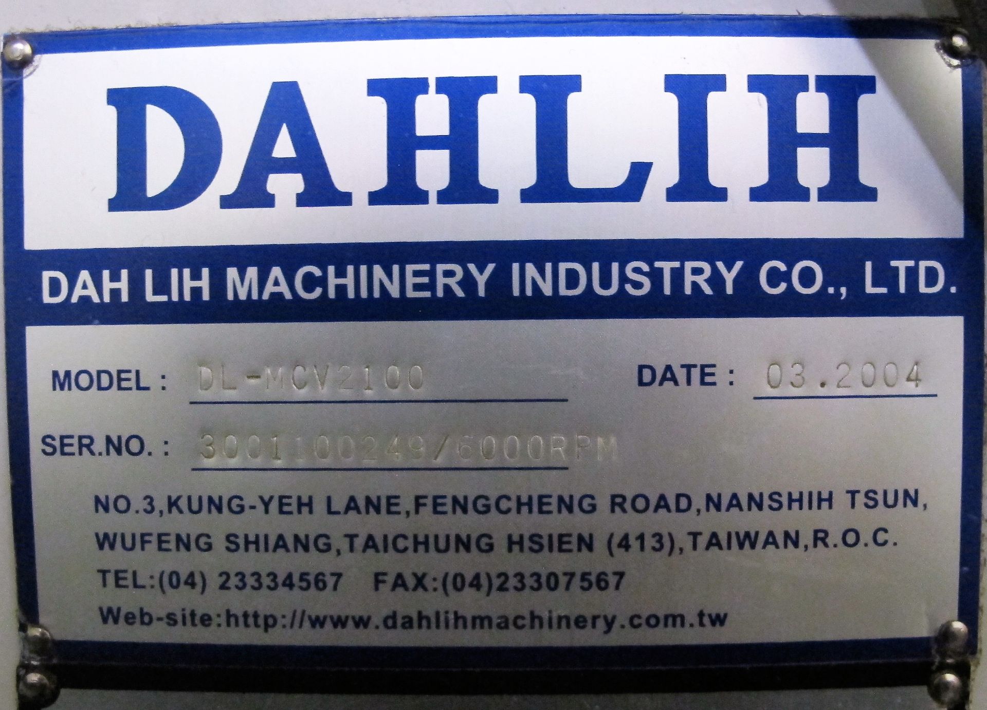 2004 DAHLIH DL-MCV2100 CNC VERTICAL MACHINING CENTER, TABLE SIZE 90.5"L X 38"W, TRAVELS: X-82.7" Y- - Image 16 of 18