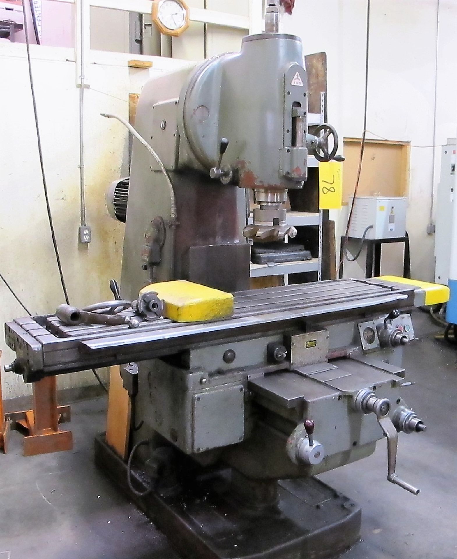 TOS FA4A VERTICAL MILLING MACHINE, 10HP, S/N 61072, 63" X 14" TABLE, MILLING ATTACHMENT, 33 - 1000 - Image 2 of 7