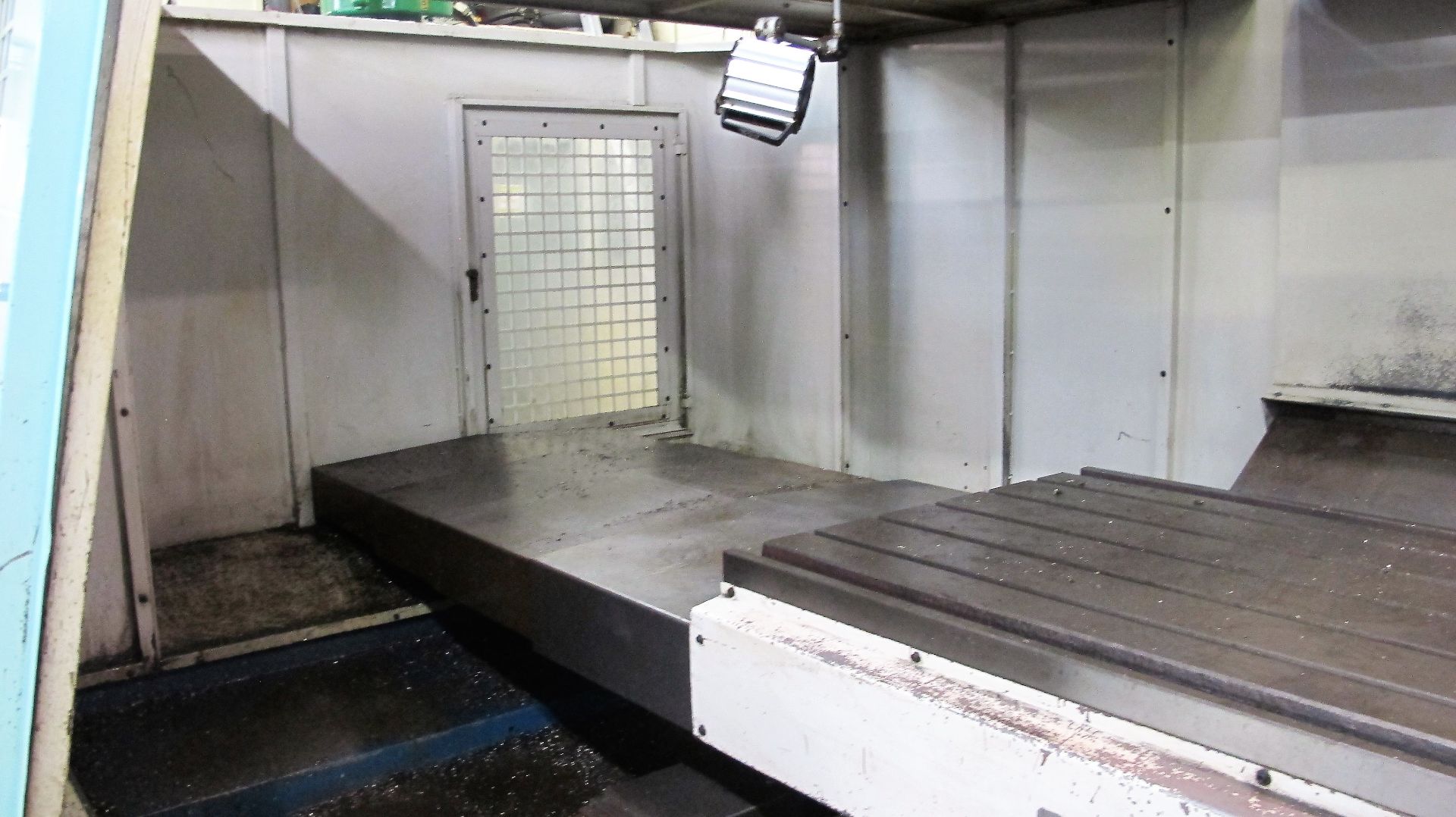 2004 DAHLIH DL-MCV2100 CNC VERTICAL MACHINING CENTER, TABLE SIZE 90.5"L X 38"W, TRAVELS: X-82.7" Y- - Image 8 of 18