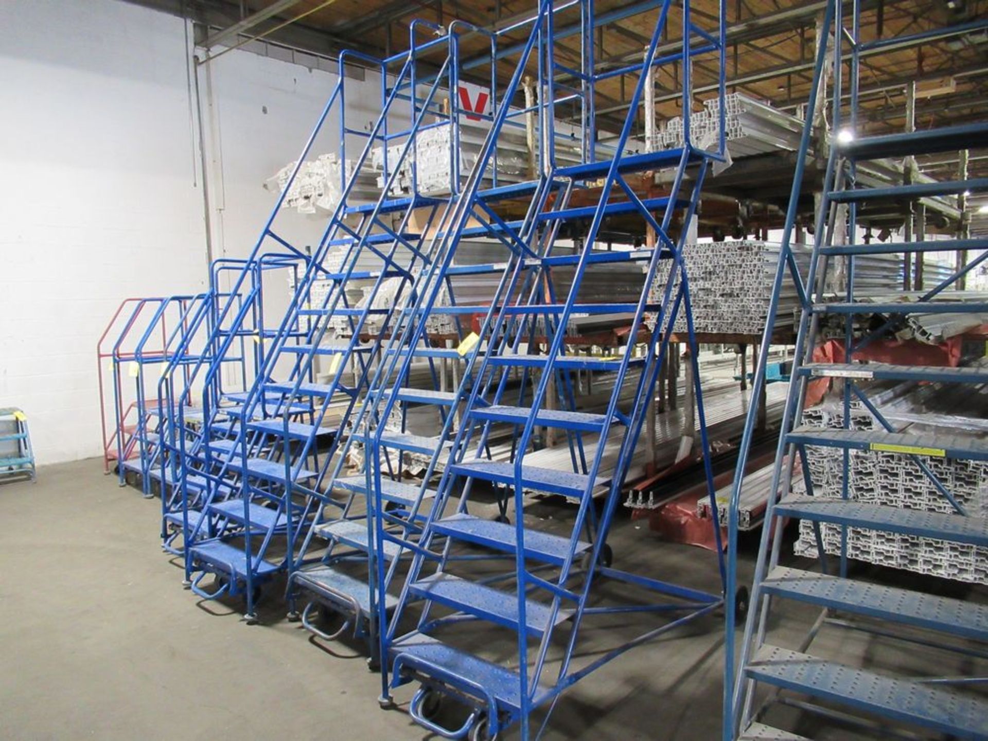 CANWAY 10H 10-STEP WAREHOUSE LADDER