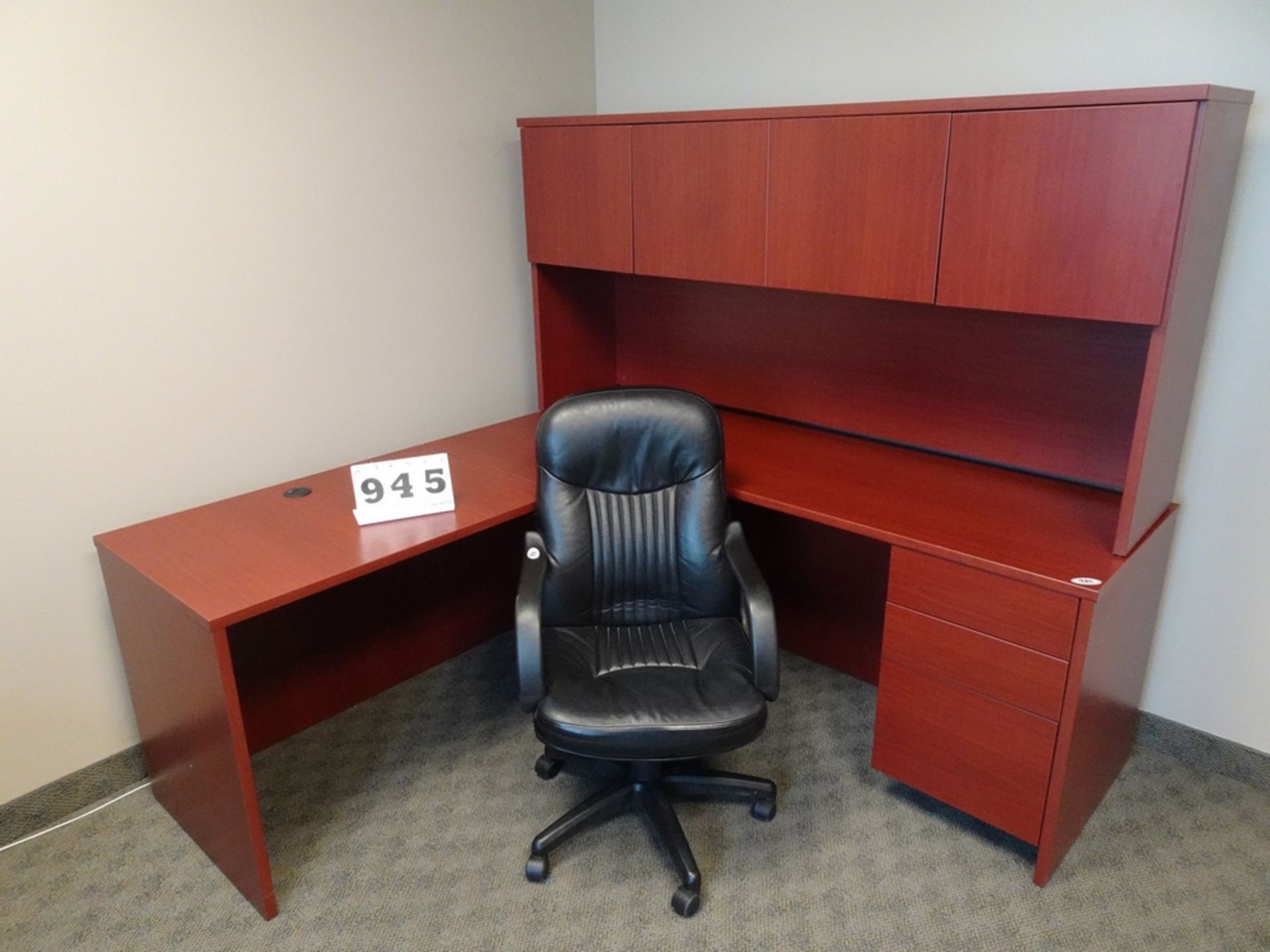 L SHAPED DESK W/STENO CHAIR