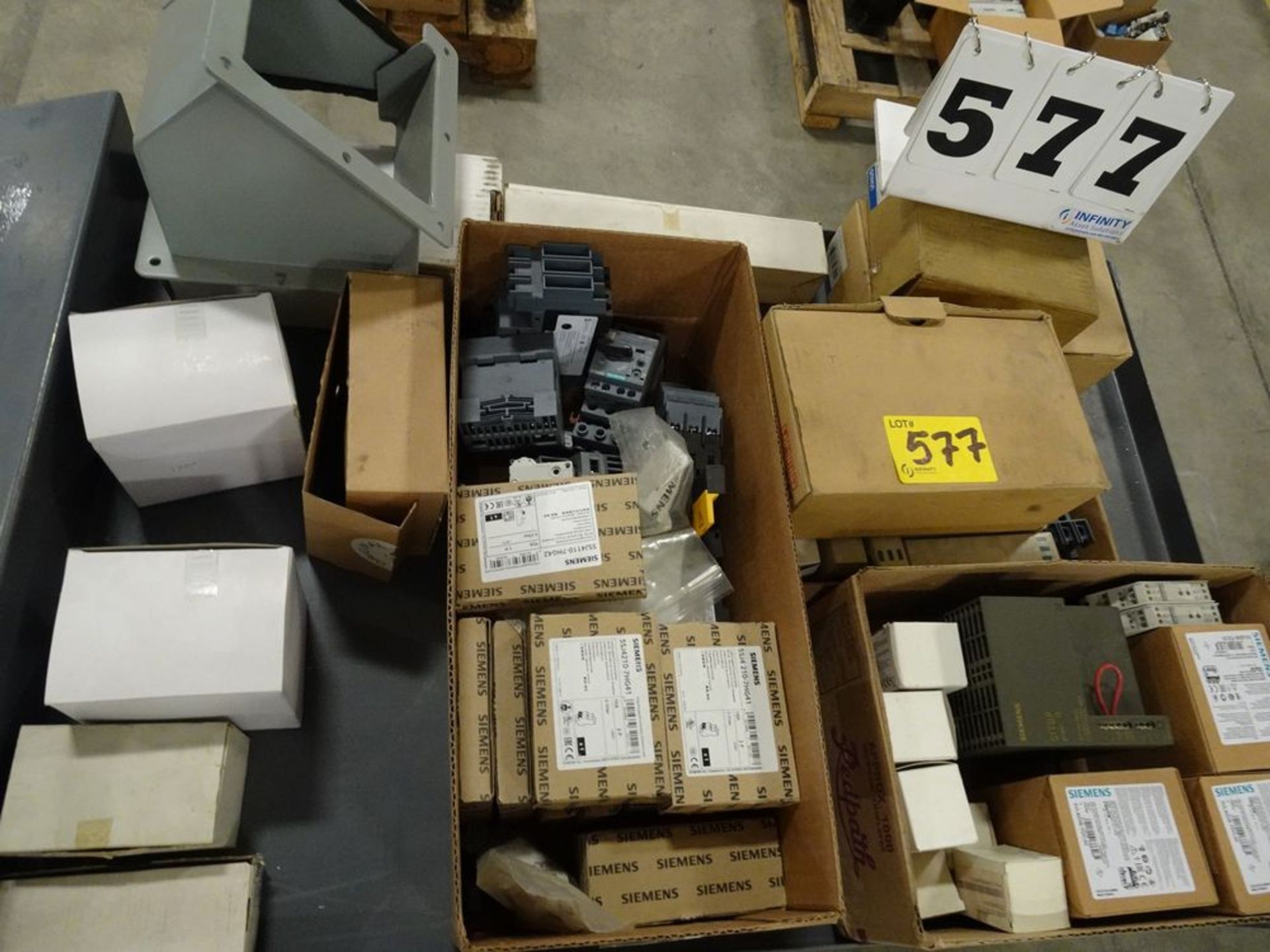 ASSORTED PRODUCT, SWITCHES, ELECTRICAL, SWITCHBOXES, ETC. - Image 2 of 6