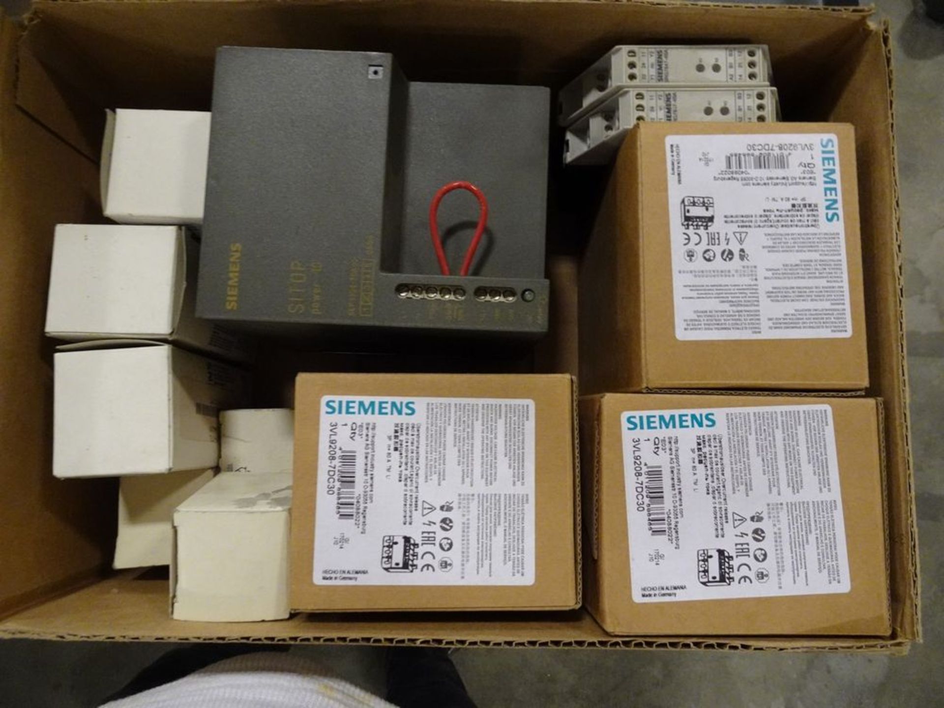 ASSORTED PRODUCT, SWITCHES, ELECTRICAL, SWITCHBOXES, ETC. - Image 4 of 6