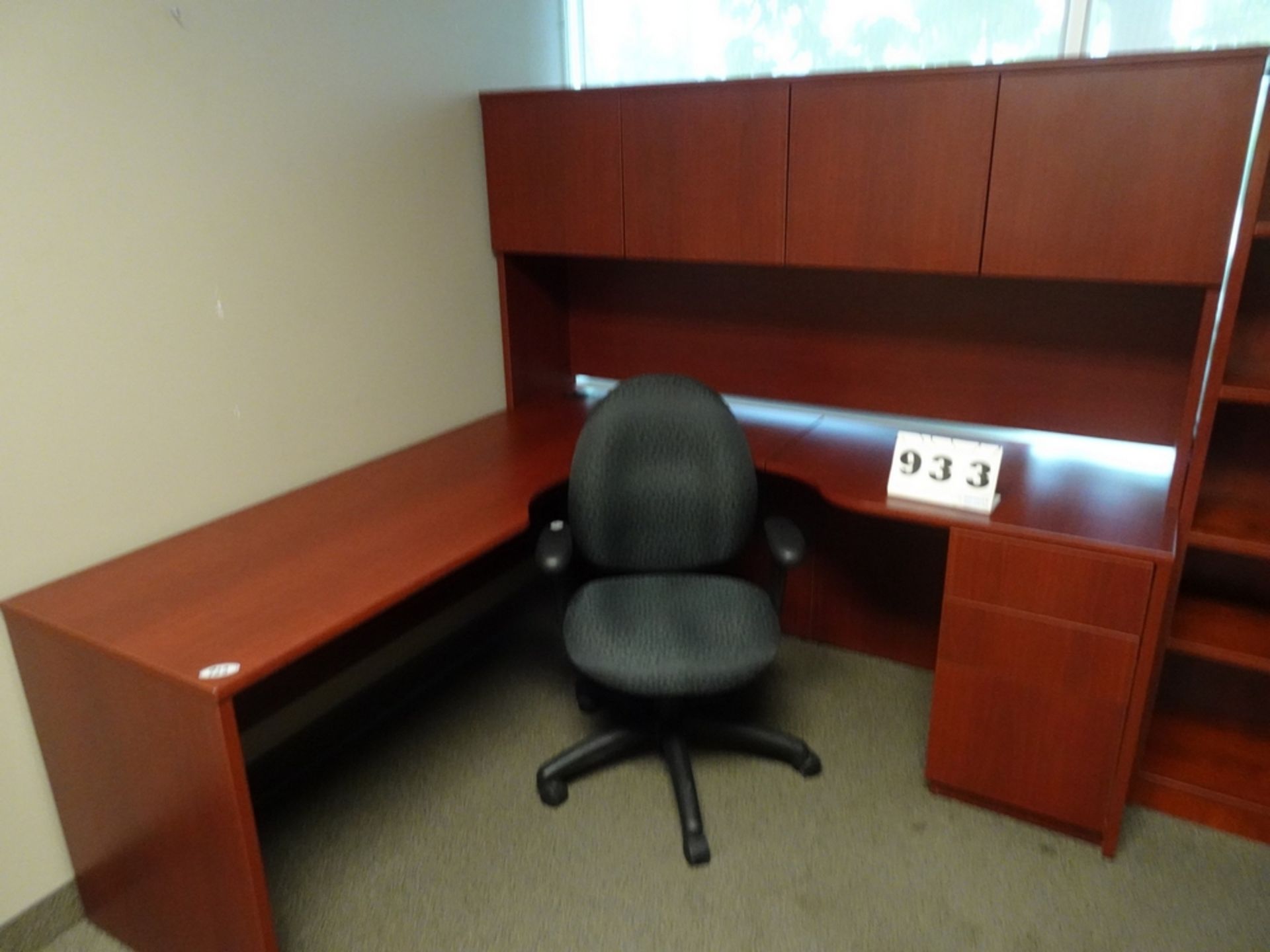 L SHAPED DESK W/BOOKSHELF AND STENO CHAIR - Image 2 of 3