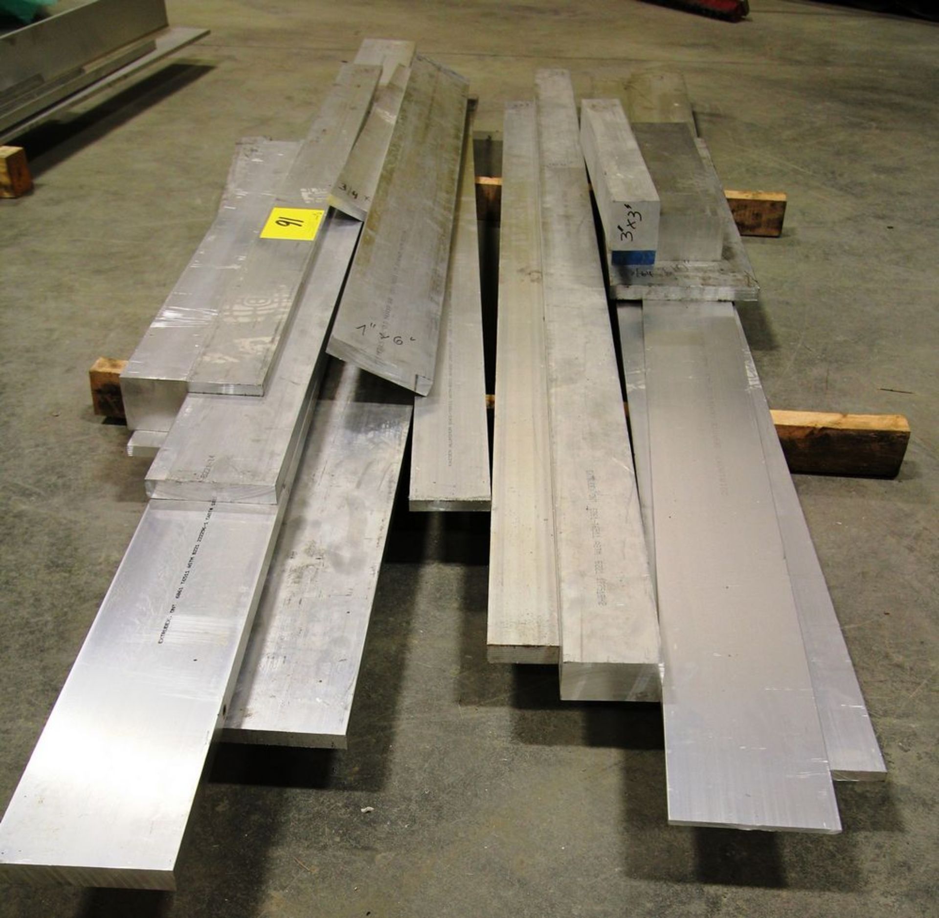 LOT OF (3) PILES OF ASSORTED ALUMINUM PRODUCT CONSISTING OF ANGLES, FLAT, SQUARE, ROUND, CHANNEL - Image 3 of 5