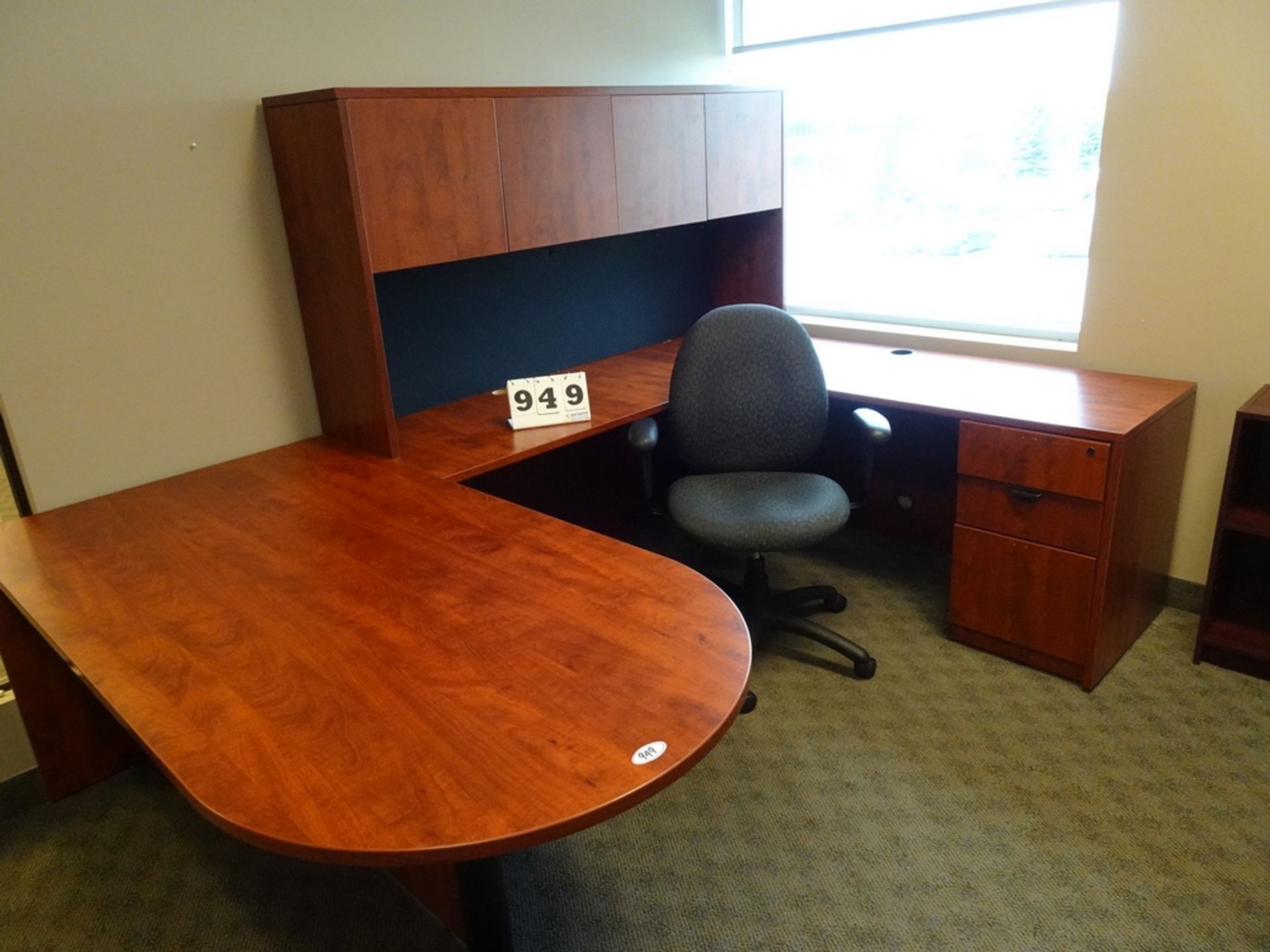 U SHAPED DESK W/STORAGE UNIT, SMALL BOOKSHELF AND STENO CHAIR