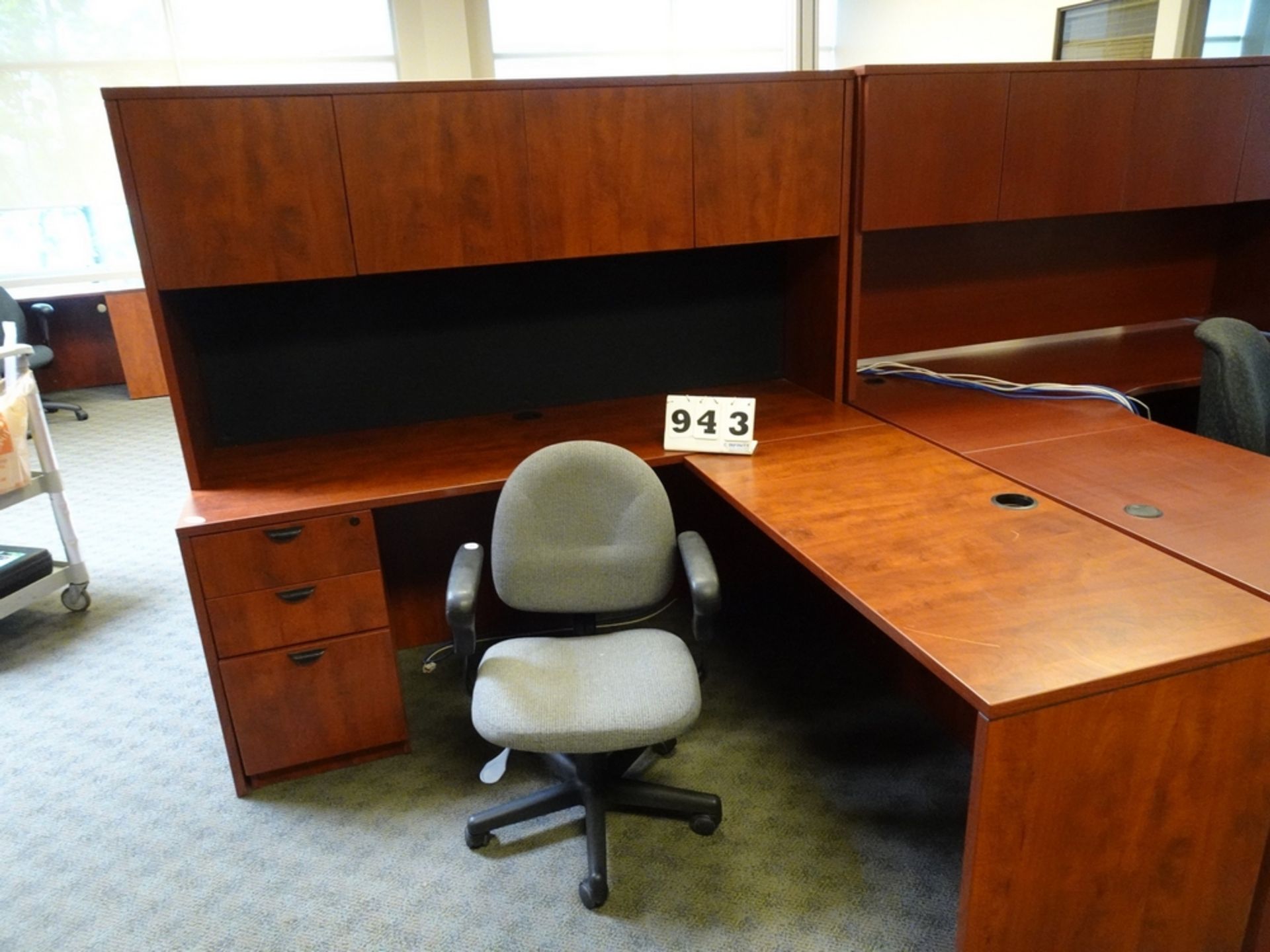 L SHAPED DESK W/STENO CHAIR