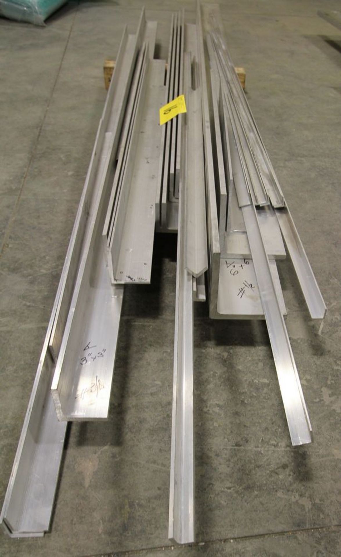 LOT OF (3) PILES OF ASSORTED ALUMINUM PRODUCT CONSISTING OF ANGLES, FLAT, SQUARE, ROUND, CHANNEL - Image 2 of 5