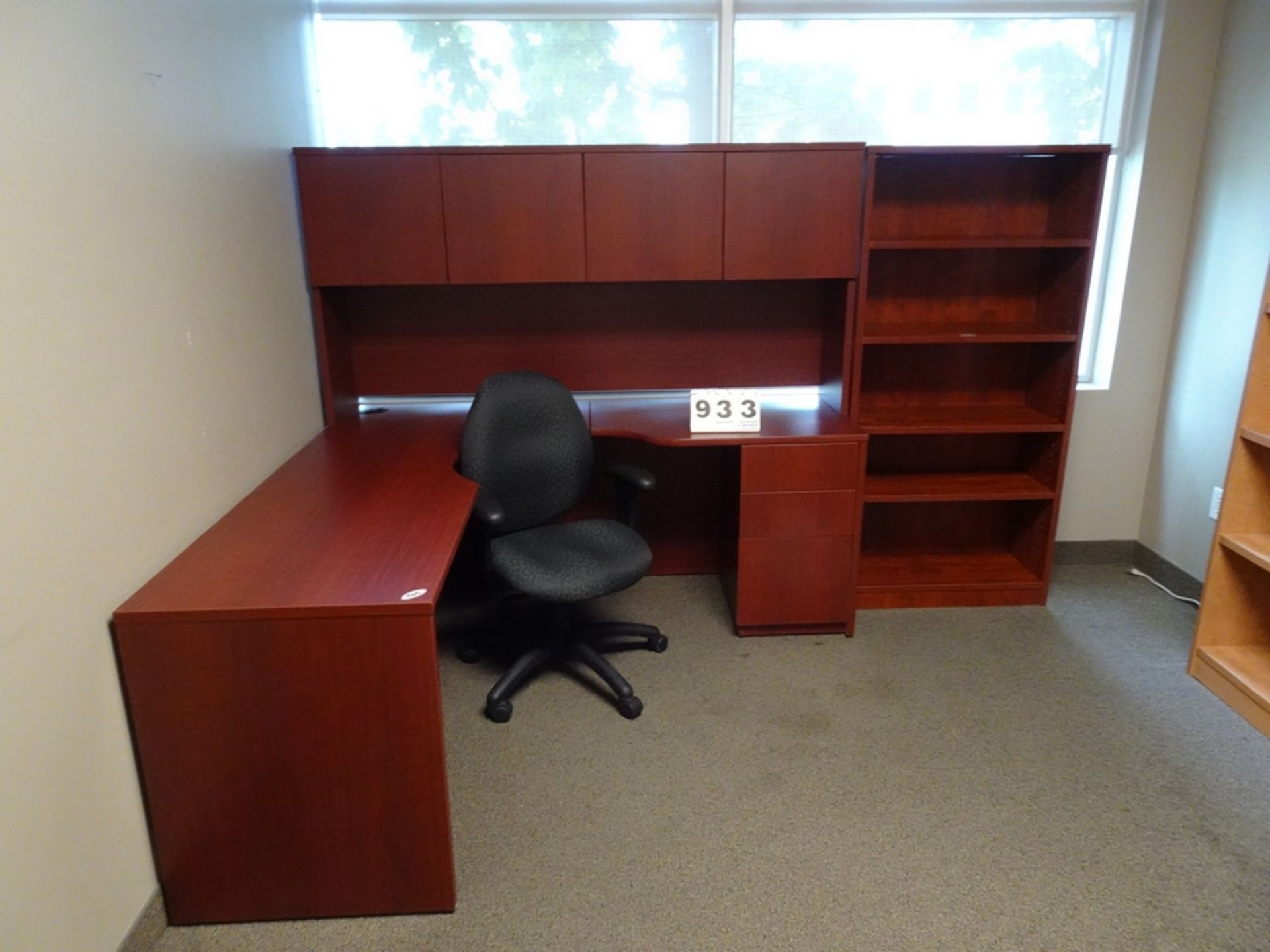 L SHAPED DESK W/BOOKSHELF AND STENO CHAIR