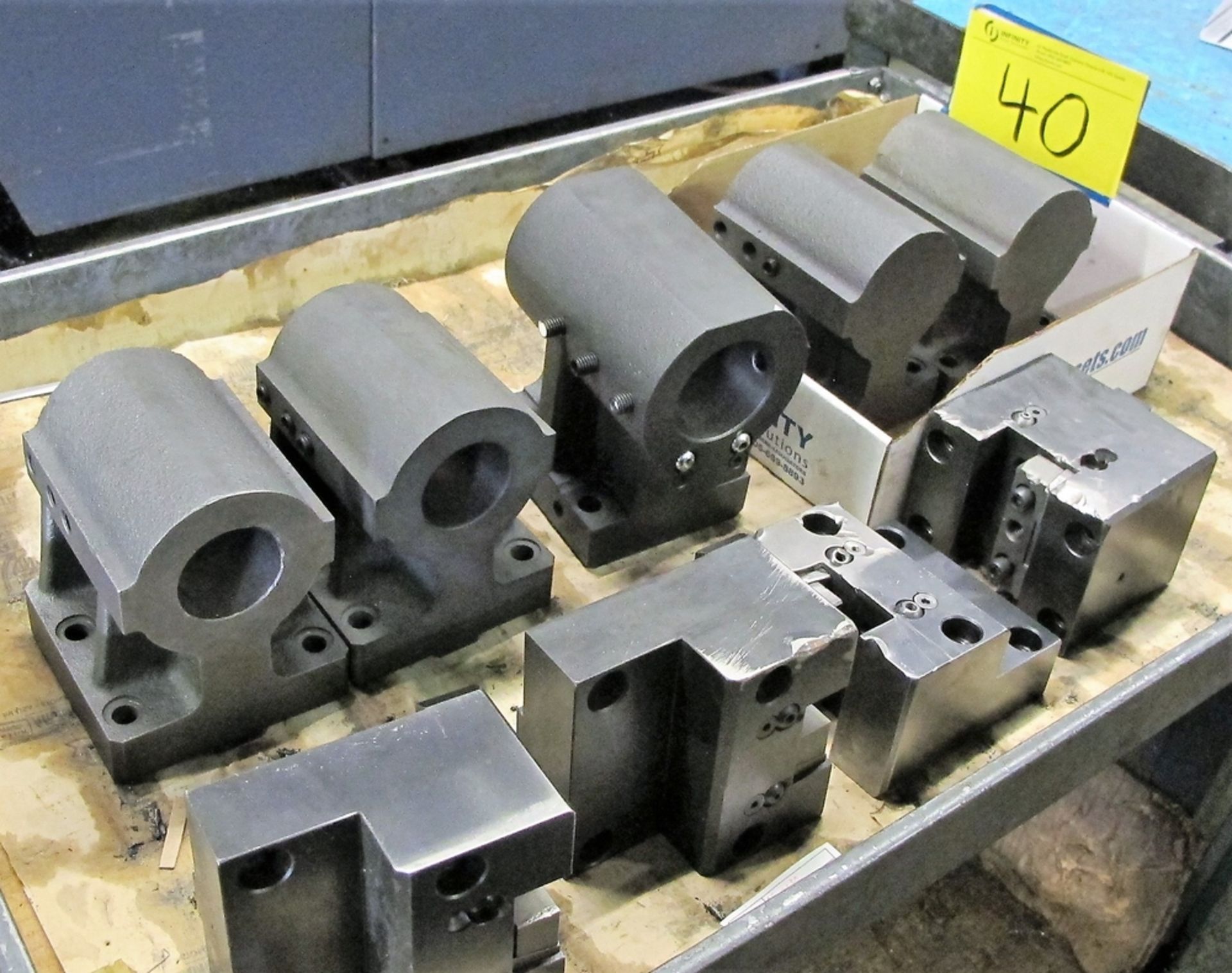 QUANTITY OF TOOL HOLDERS FOR HWACHEON TURNING CENTERS