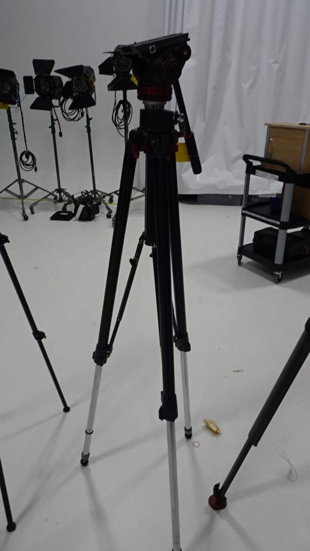 MANFROTTO 0588 TRIPOD (REUTER) - Image 2 of 2