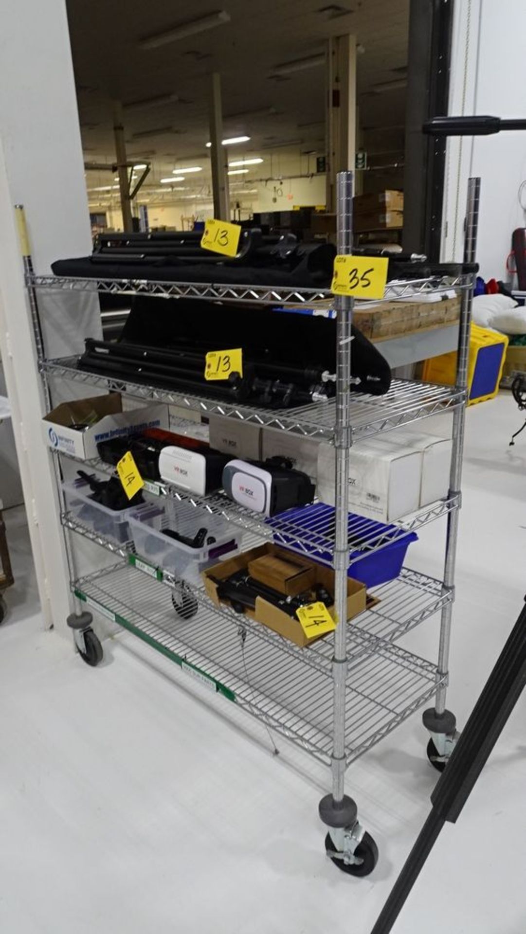 PORTABLE WIRE SHELF ON CASTORS (REUTER)