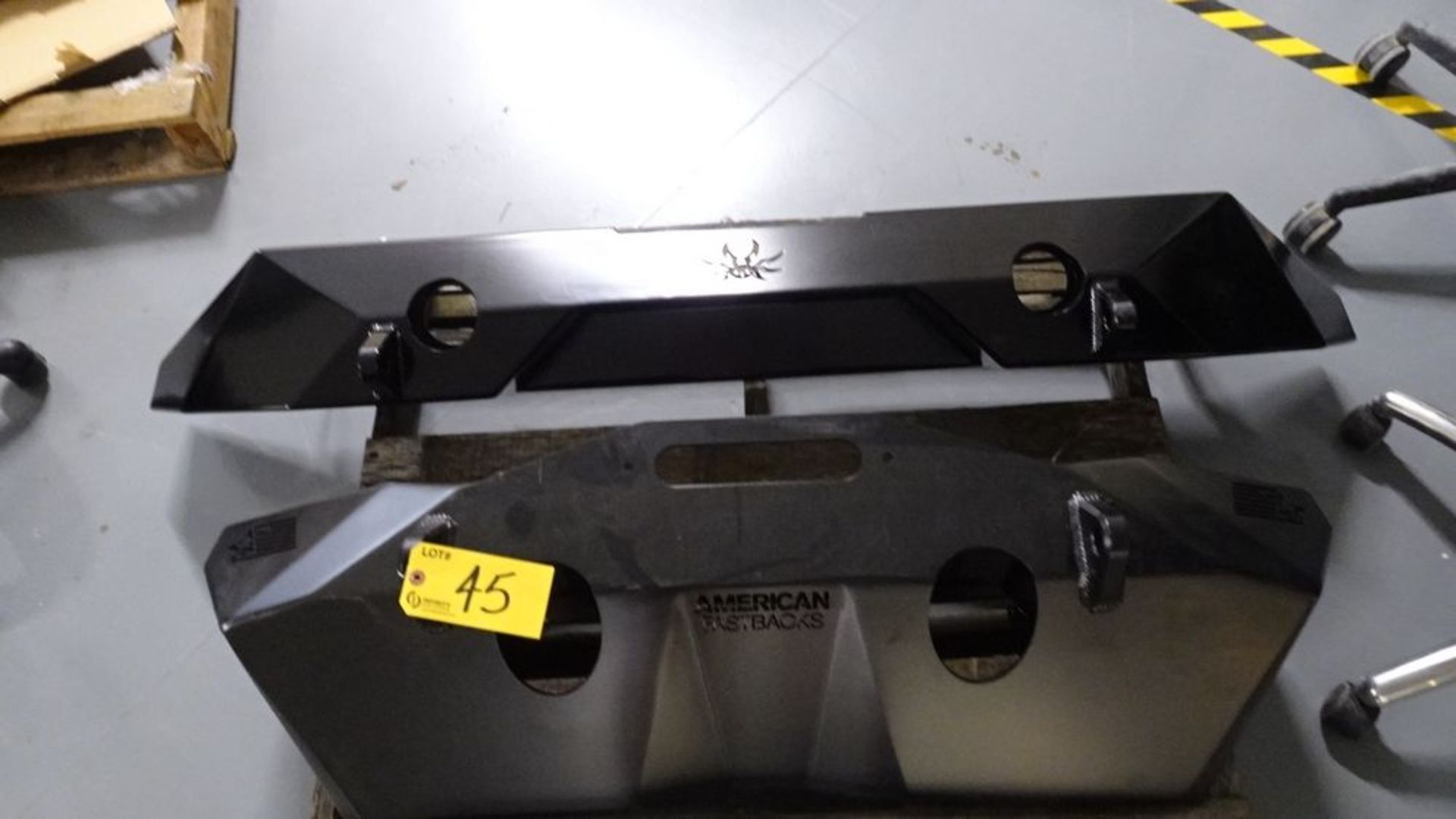 JEEP AMERICAN FASTBACK BUMPERS (REUTER) - Image 3 of 3