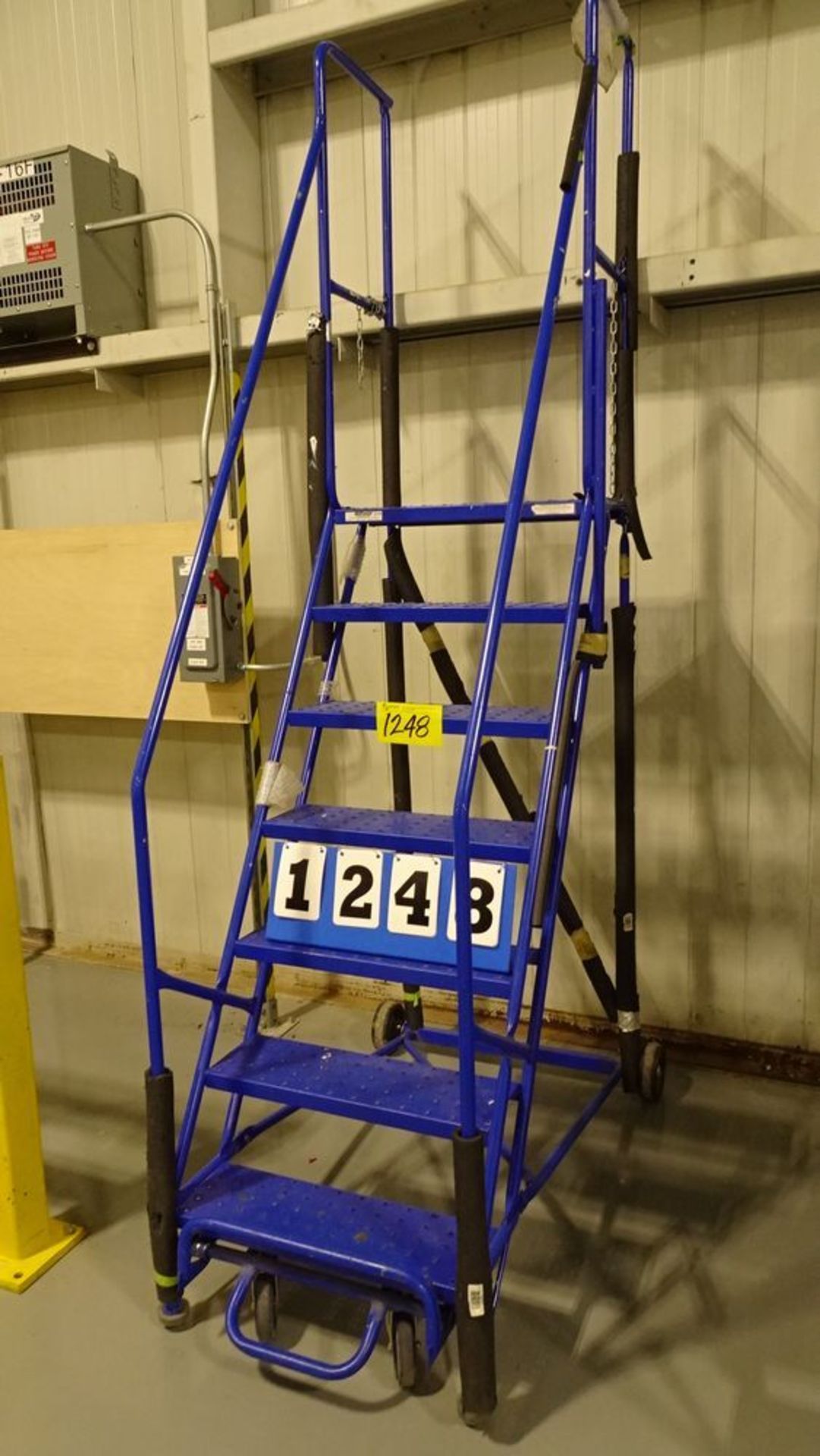 2017 CANWAY 7H-FWT PORTABLE WAREHOUSE LADDER, 7-STEP (REUTER)