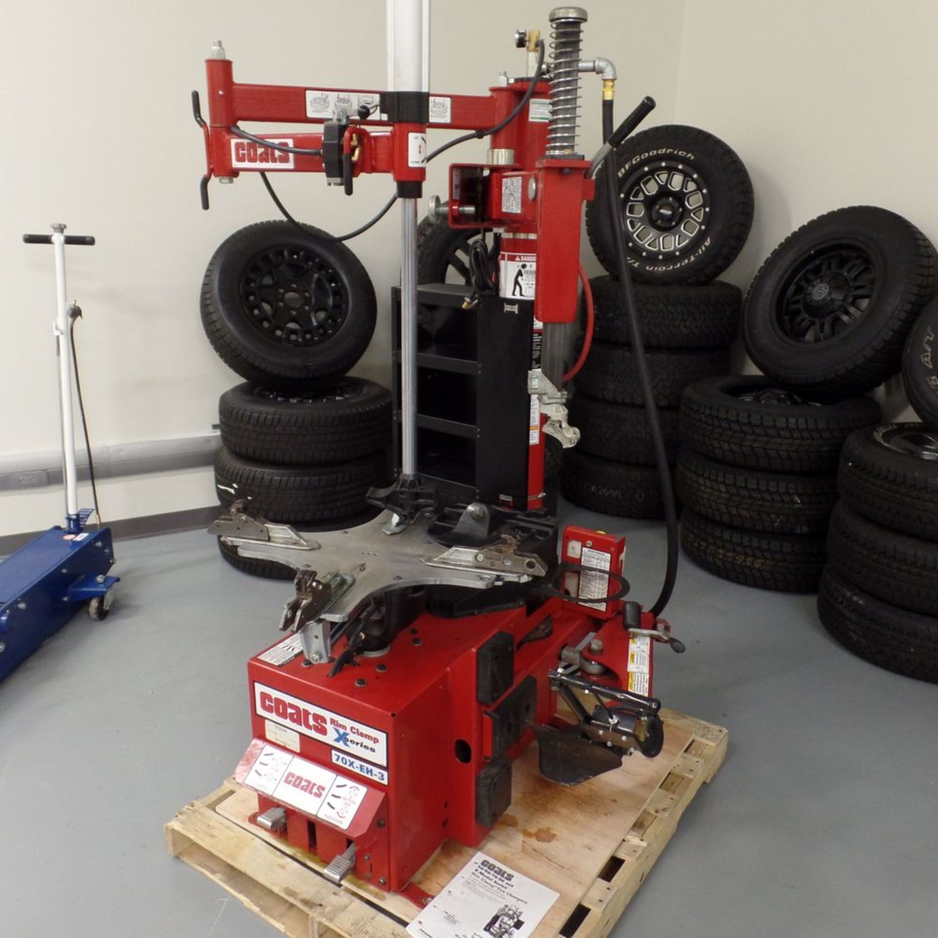 COATS 70X-EH-3 TIRE CHANGER, 115V, 1PH, S/N 1707102968 (REUTER) - Image 2 of 8