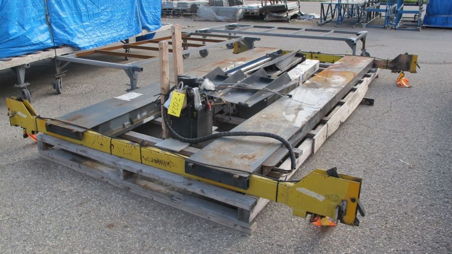 HYDRA LIFT 10,000LB CAP. HYDRAULIC CAR LIFT (DISMANTLED) (SHIRLEY)