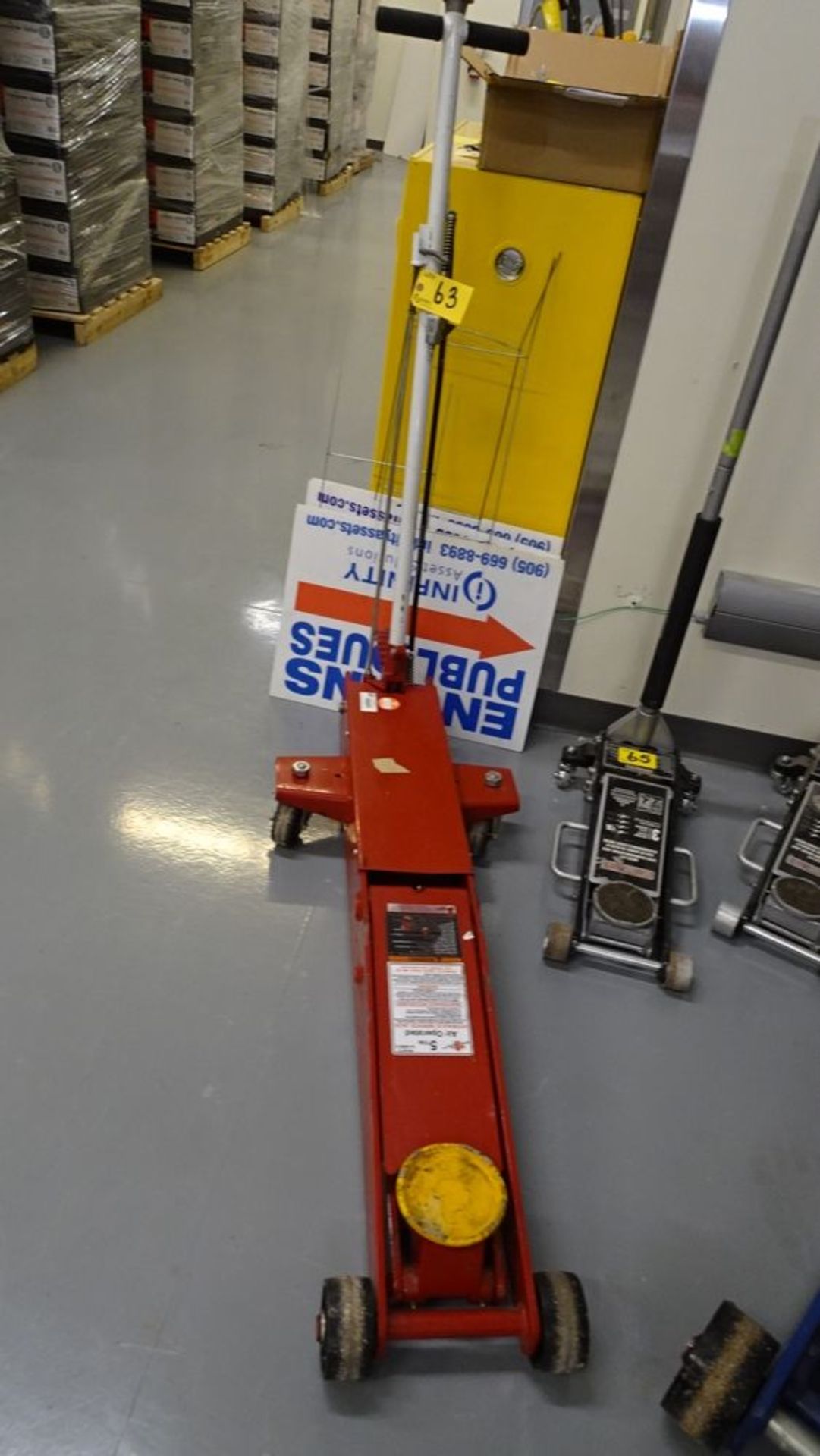 CANABUILT 5-TON AIR OPERATED HYDRAULIC SERVICE JACK (REUTER)