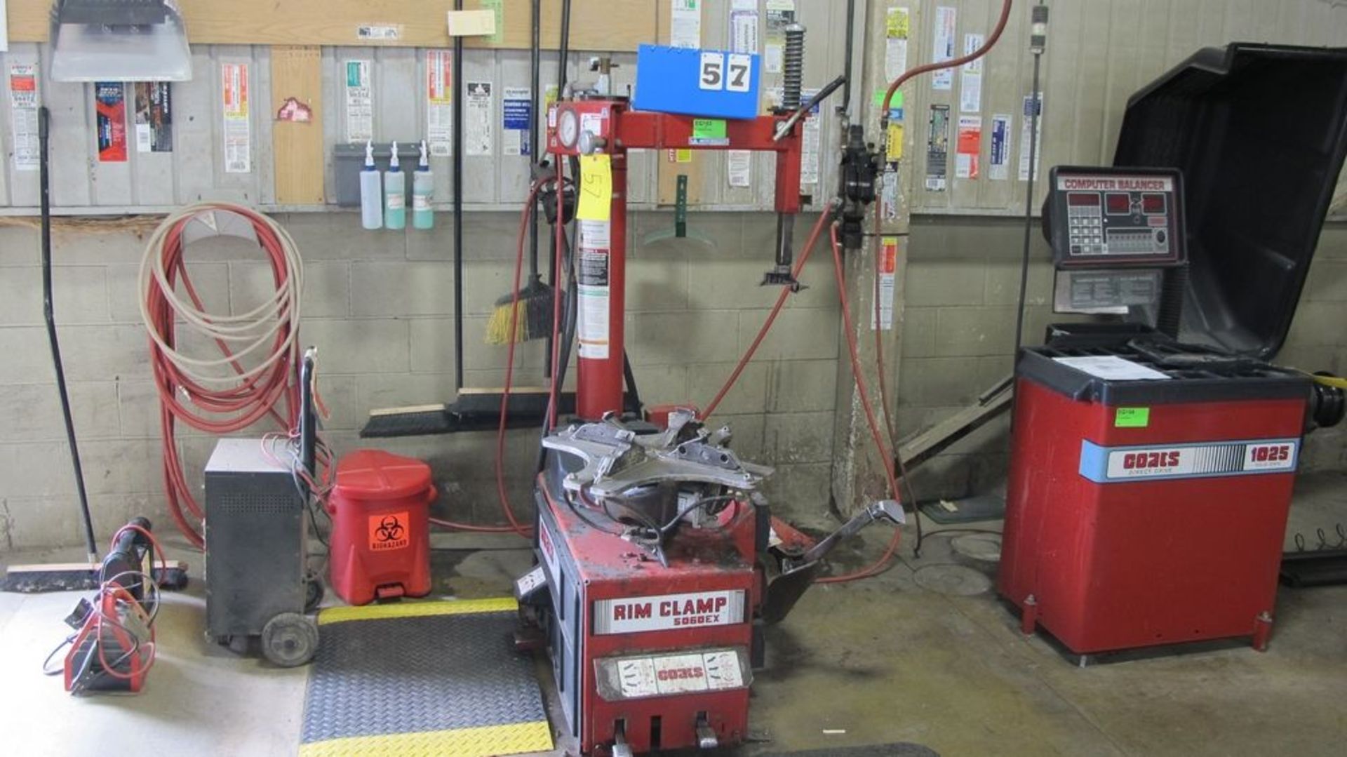 COATS TIRE CHANGER MODEL 5060EX WITH RIM CLAMP (SHIRLEY)