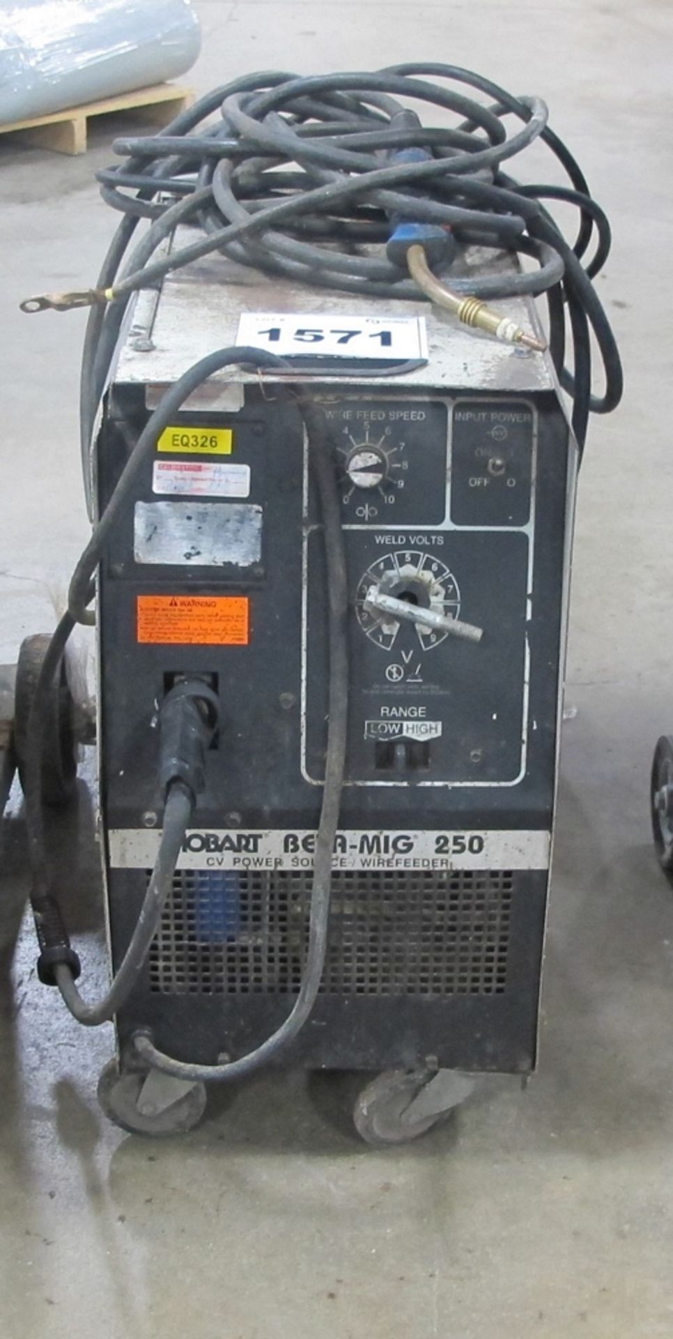 HOBART BETA MIG 250 WELDER (100 SHIRLEY AVE KITCHENER)