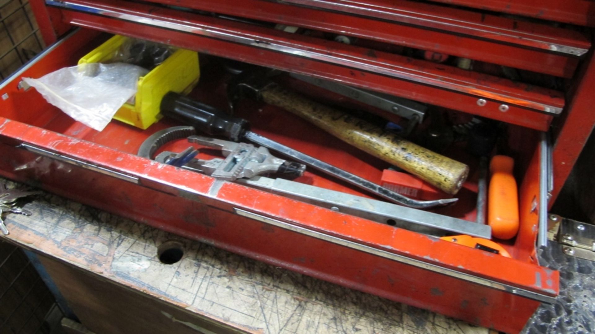 LOT OF 1 BEACH TOOL BOX, 12 DRAWERS W/SHOP CART AND TOOLS (100 SHIRLEY AVE KITCHENER) - Image 8 of 8