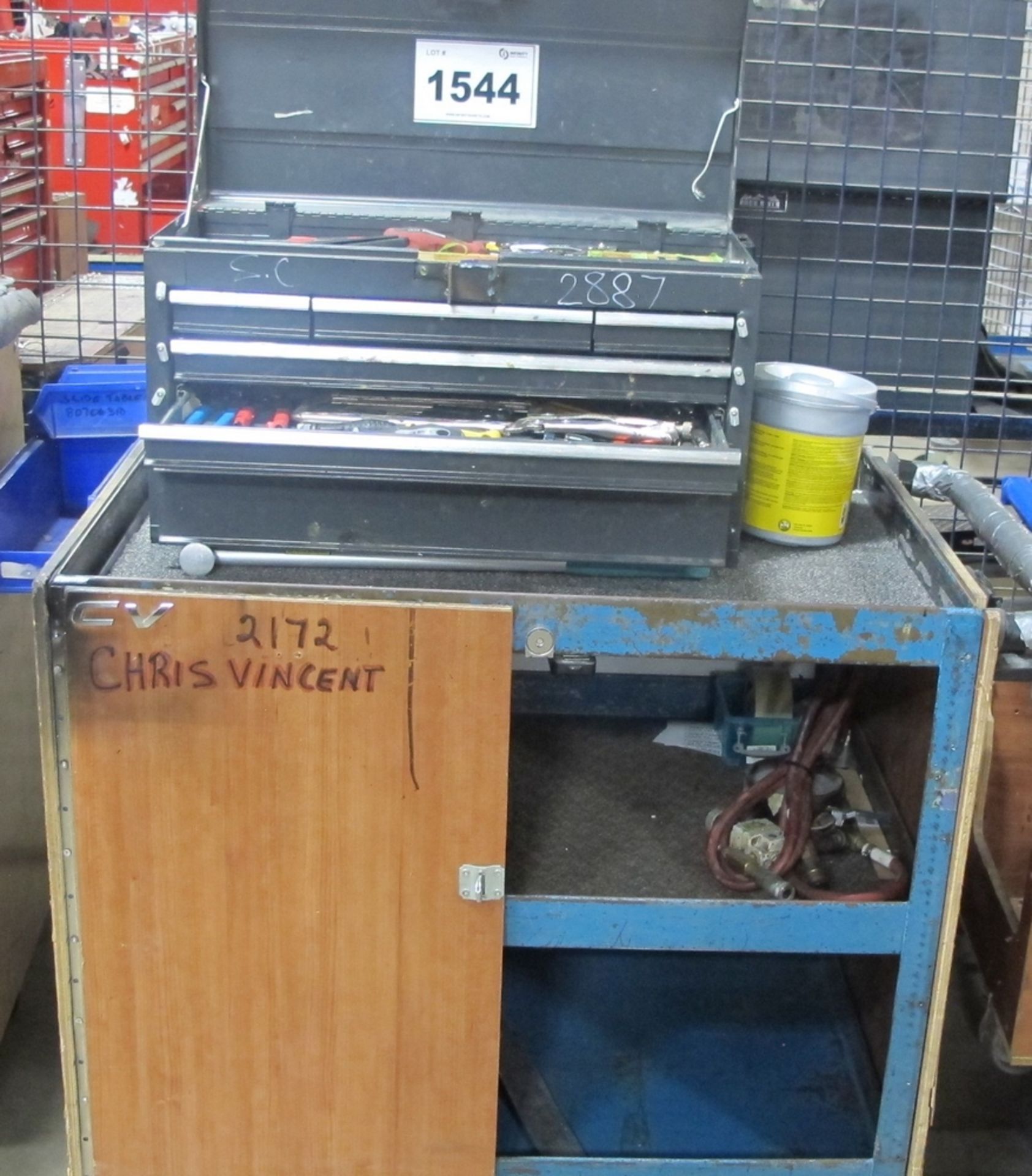 LOT OF 1 ROCK RIVER TOOL BOX AND SHOP CART, 6 DRAWERS W/TOOLS (100 SHIRLEY AVE KITCHENER)