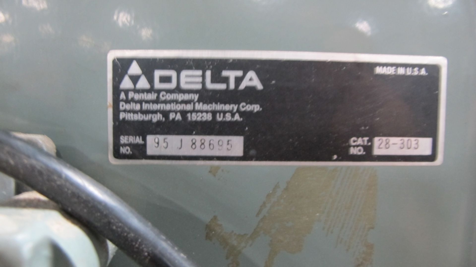 LOT OF DELTA VERTICAL BANDSAW, MODEL 38-303, S/N 95J88795 (100 SHIRLEY AVE KITCHENER) - Image 3 of 3