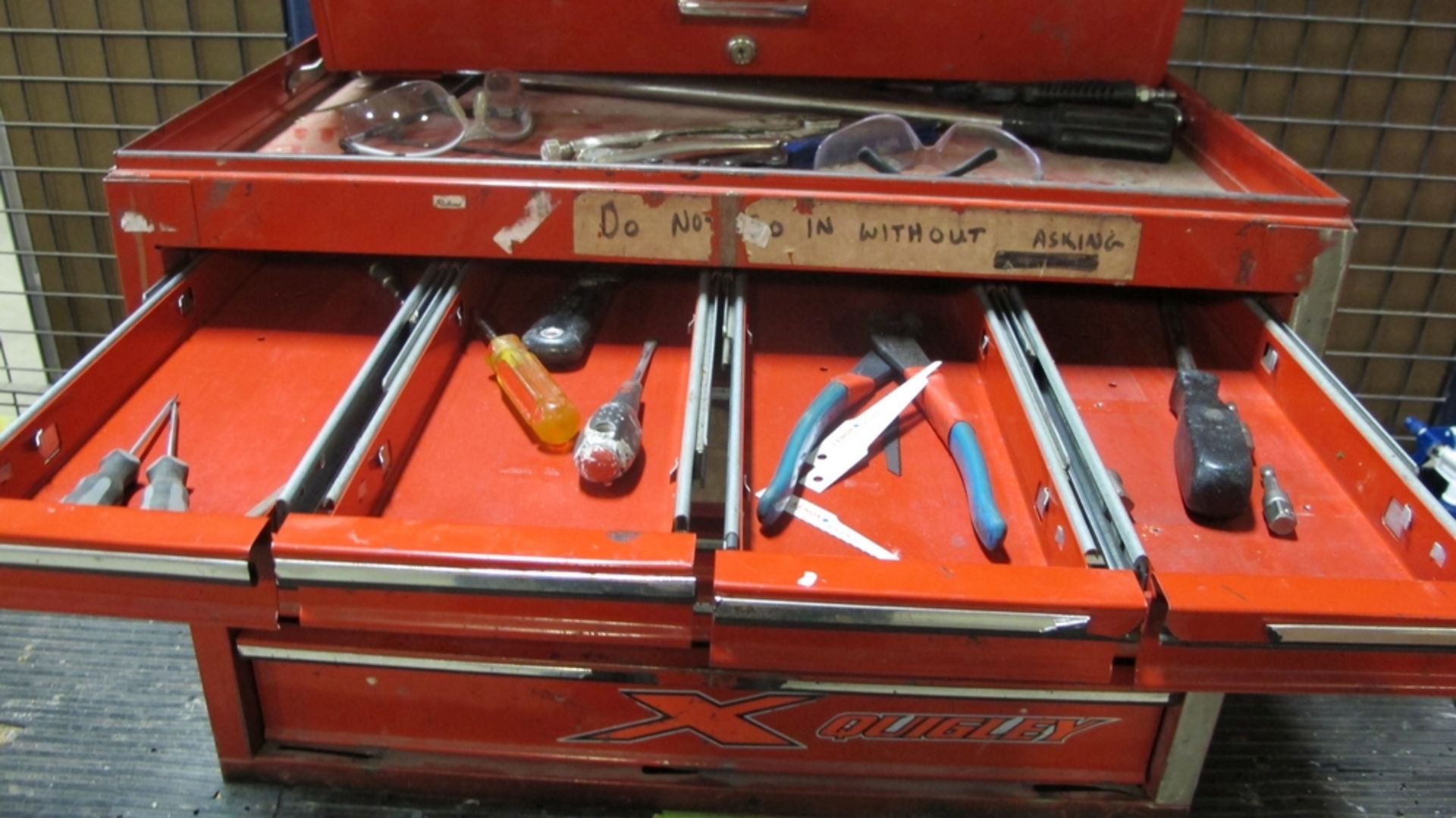 LOT OF 1 BEACH TOOL BOX, 12 DRAWERS W/SHOP CART AND TOOLS (100 SHIRLEY AVE KITCHENER) - Image 3 of 8