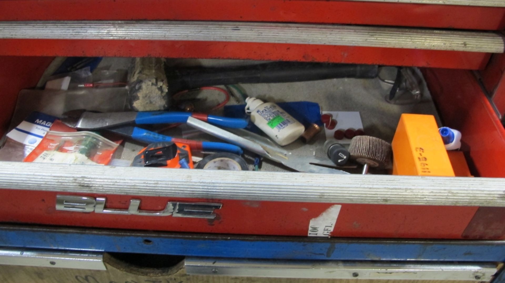 LOT OF 1 BEACH TOOL BOX, 12 DRAWERS W/SHOP CART AND TOOLS (100 SHIRLEY AVE KITCHENER) - Image 8 of 8