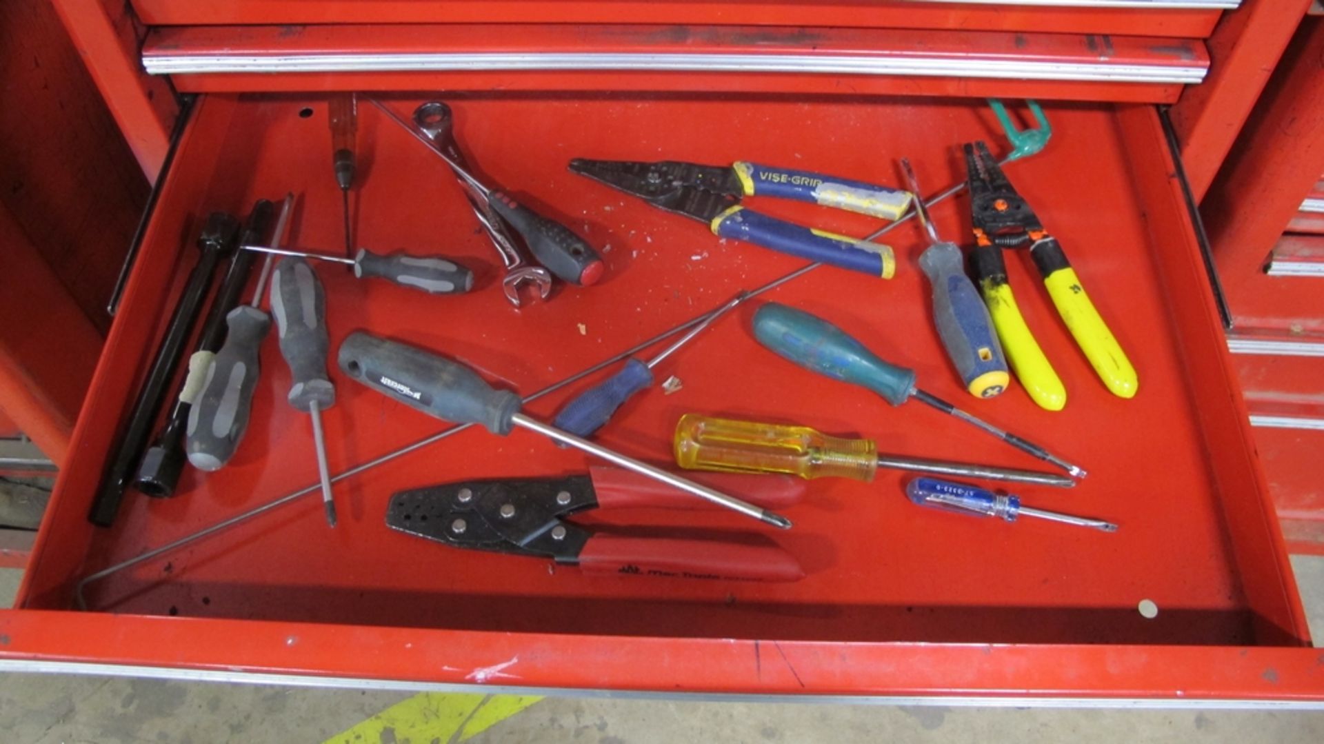 LOT OF 2 BEACH TOOL BOXES, 13 DRAWERS W/TOOLS (100 SHIRLEY AVE KITCHENER) - Image 8 of 11