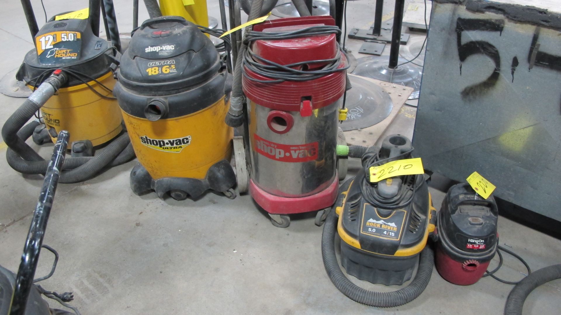 LOT OF 5 ASSORTED SHOP VACUUMS (100 SHIRLEY AVE KITCHENER)