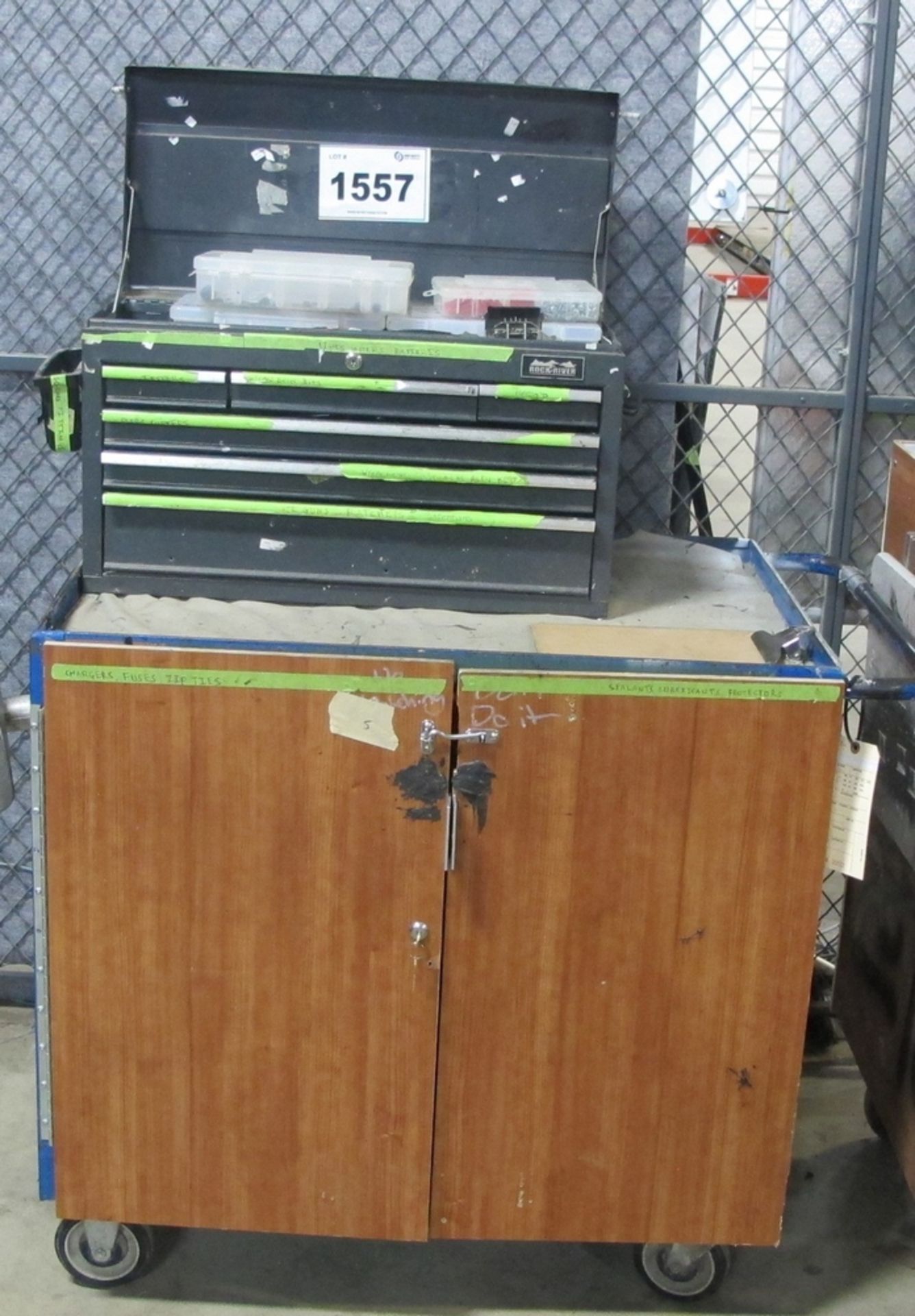 LOT OF 1 ROCK RIVER TOOL BOX, 6 DRAWERS W/SHOP CART AND TOOLS (100 SHIRLEY AVE KITCHENER)