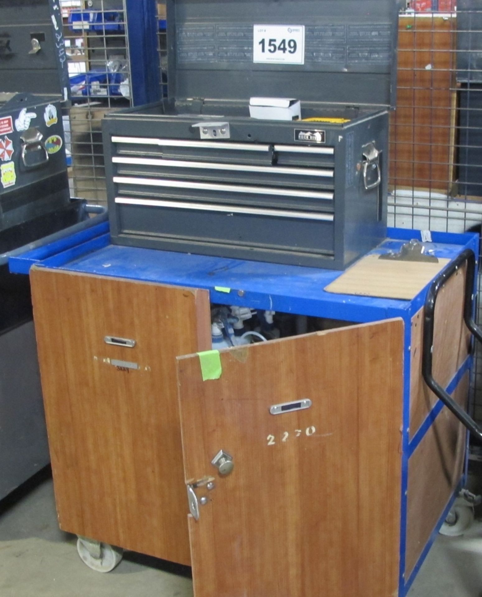 LOT OF 1 ROCK RIVER TOOL BOX 6 DRAWERS AND SHOP CART W/TOOLS (100 SHIRLEY AVE KITCHENER)