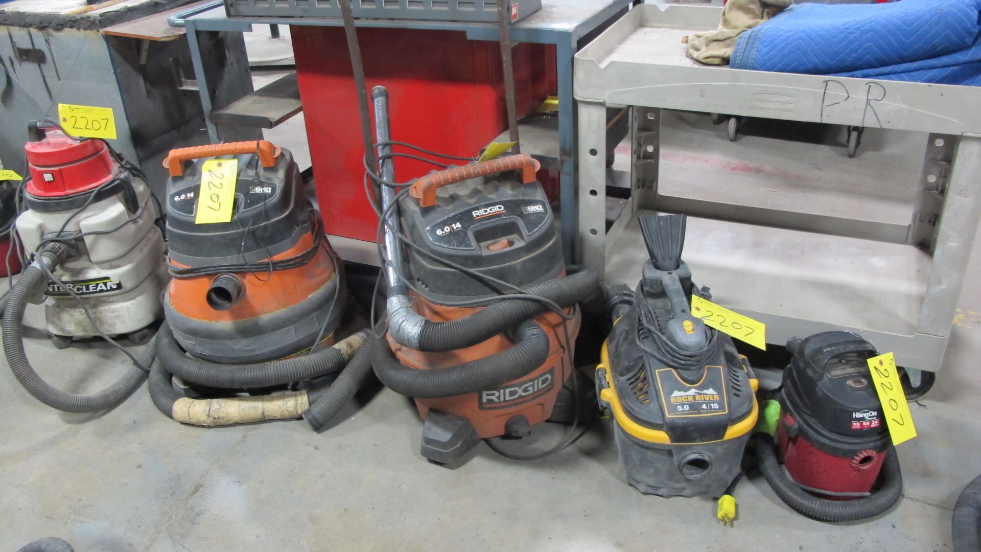 LOT OF 5 ASSORTED SHOP VACUUMS (100 SHIRLEY AVE KITCHENER)