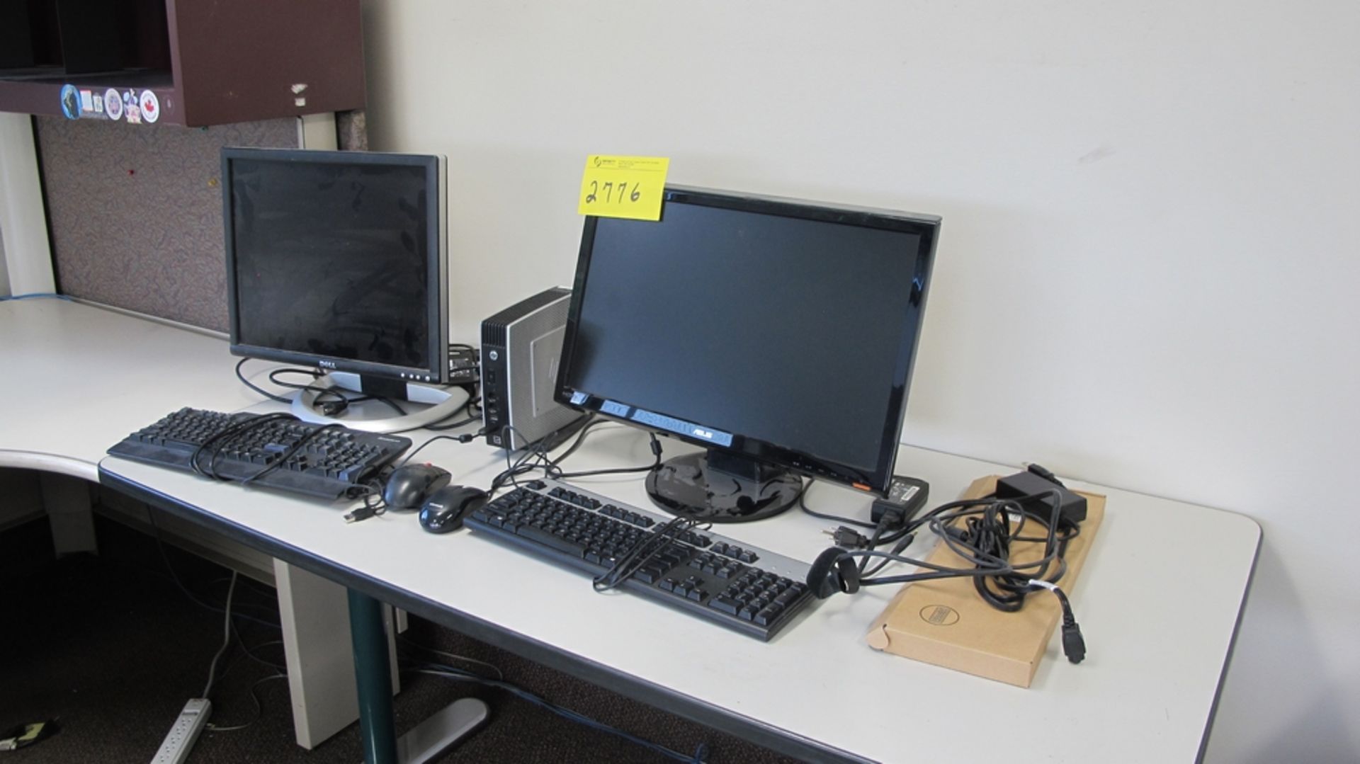 LOT OF HP NETWORK TERMINAL W/2 MONITORS, 2 KEYBOARDS, 2 MICE (100 SHIRLEY AVE KITCHENER)