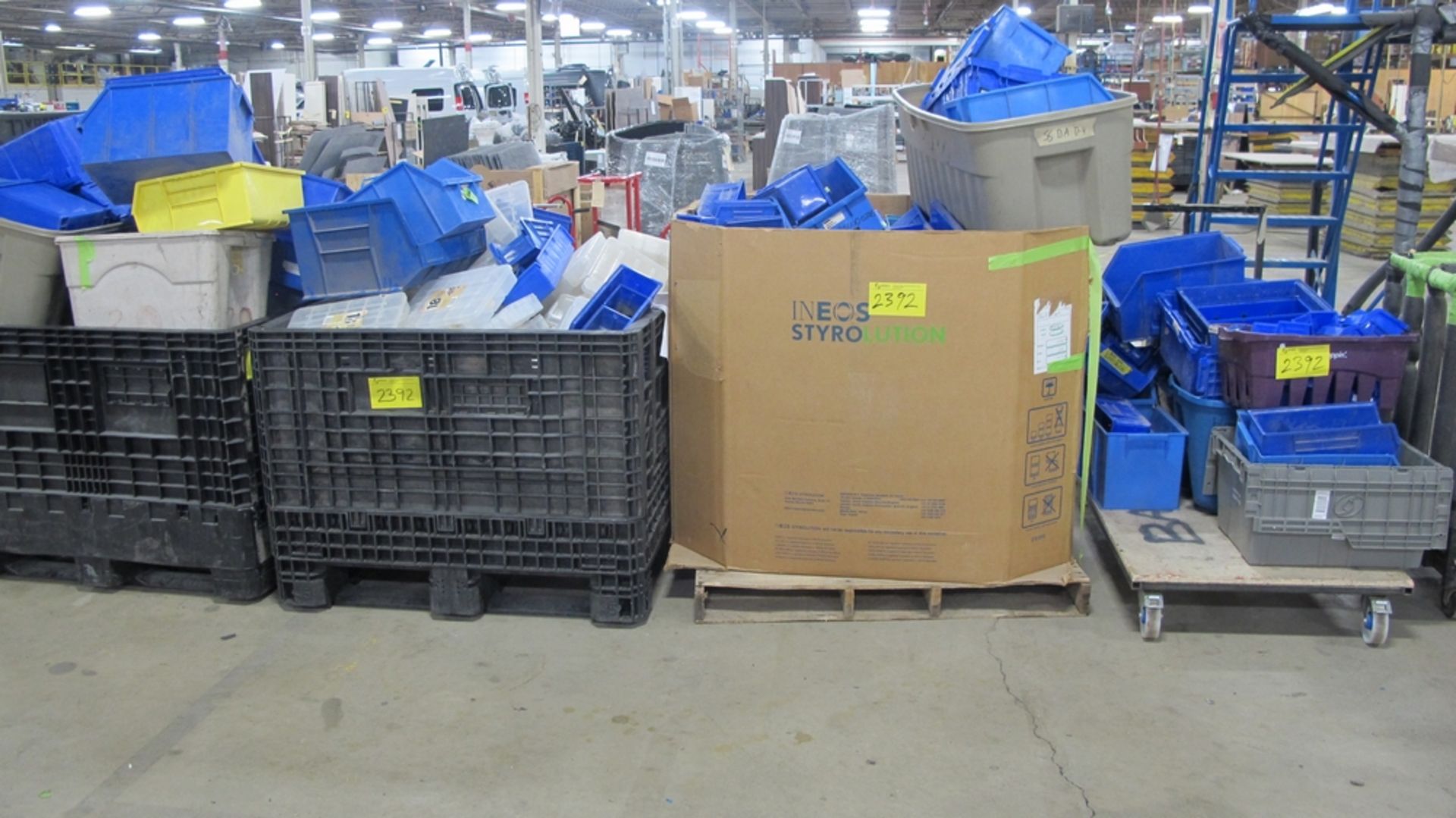 LOT OF 2 PLASTIC TOTES, 1 GAYLORD AND 1 CART OF BLUE BINS, ETC (100 SHIRLEY AVE KITCHENER)